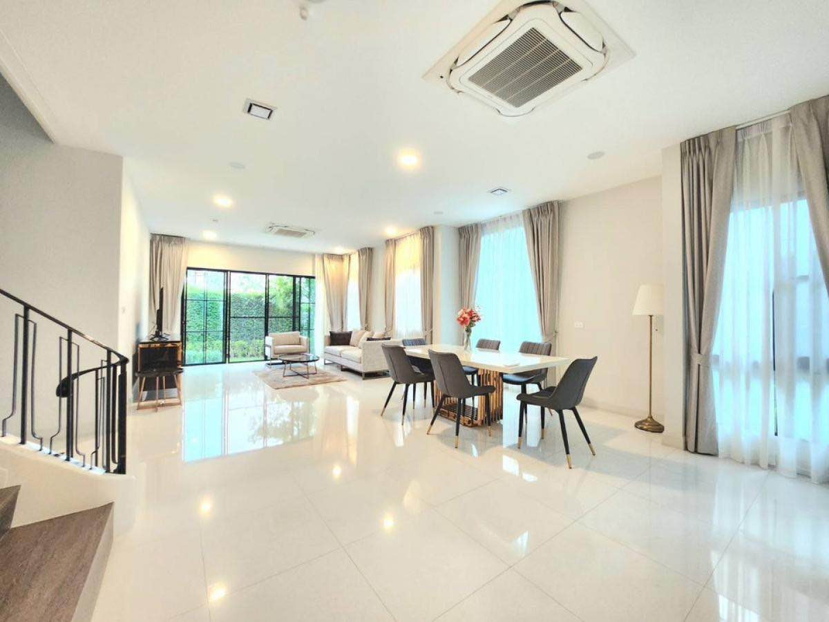 For RentHousePattanakan, Srinakarin : Nantawan Rama 9 - New Krungthepkreetha / 4 Bedrooms (FOR RENT) BZD111