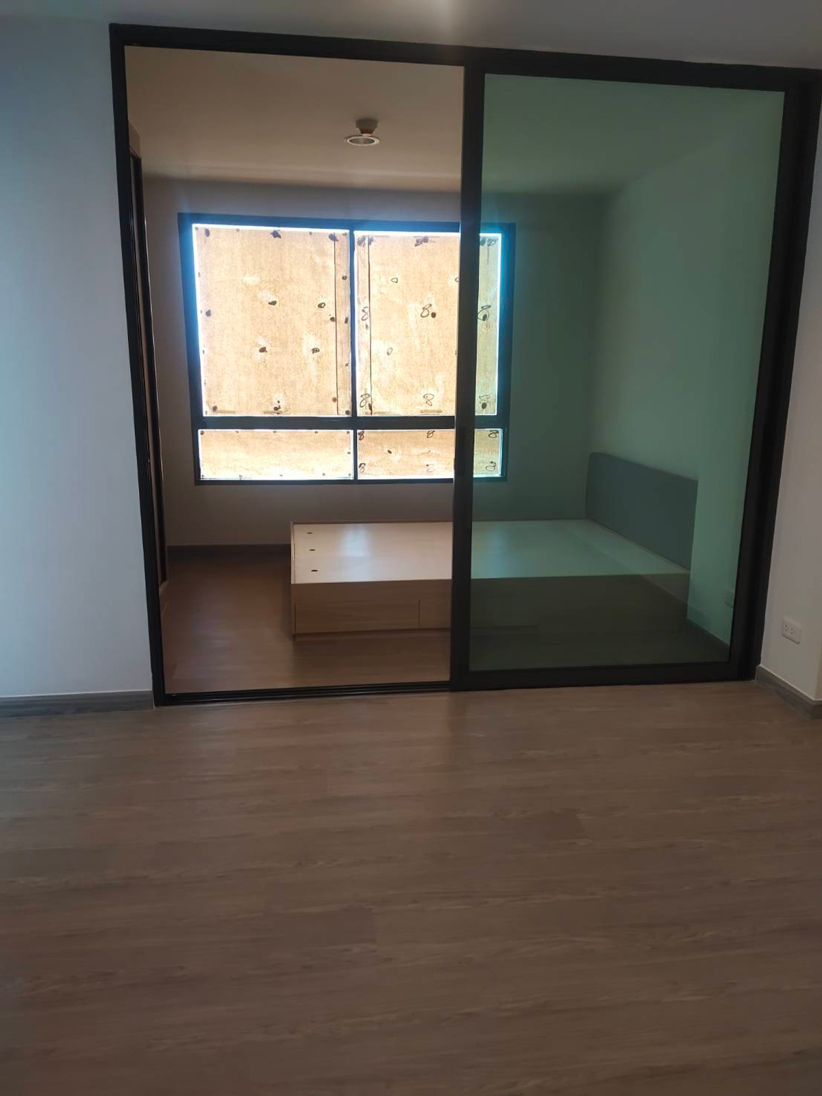 For RentCondoRathburana, Suksawat : Urgent for rent!!! 🔥🔥🔥 🎉Polis Suksawat 64🎉 ✅Building A, 7th floor, size 28.39 sq m. Line @bzprOperty