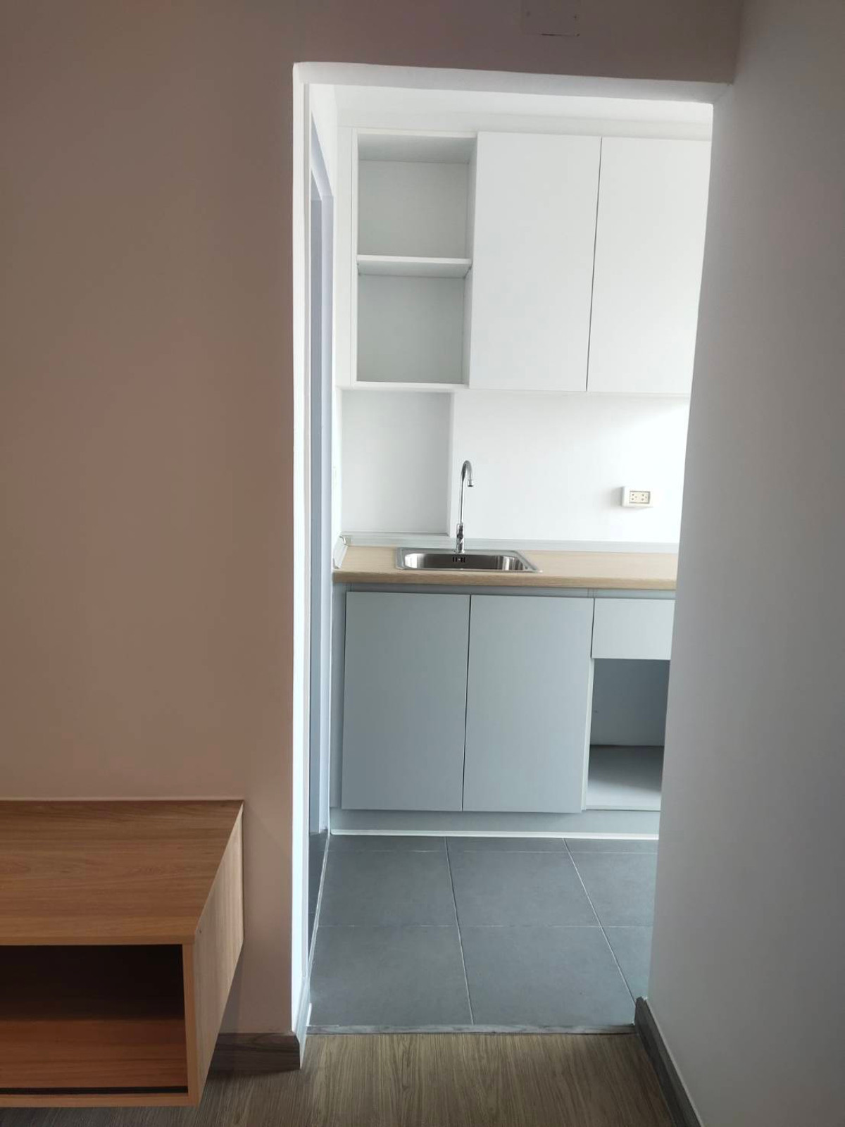 For RentCondoRathburana, Suksawat : Urgent for rent!!! 🔥🔥🔥 🎉Polis Suksawat 64🎉 ✅Building A, 7th floor, size 28.39 sq m. Line @bzprOperty