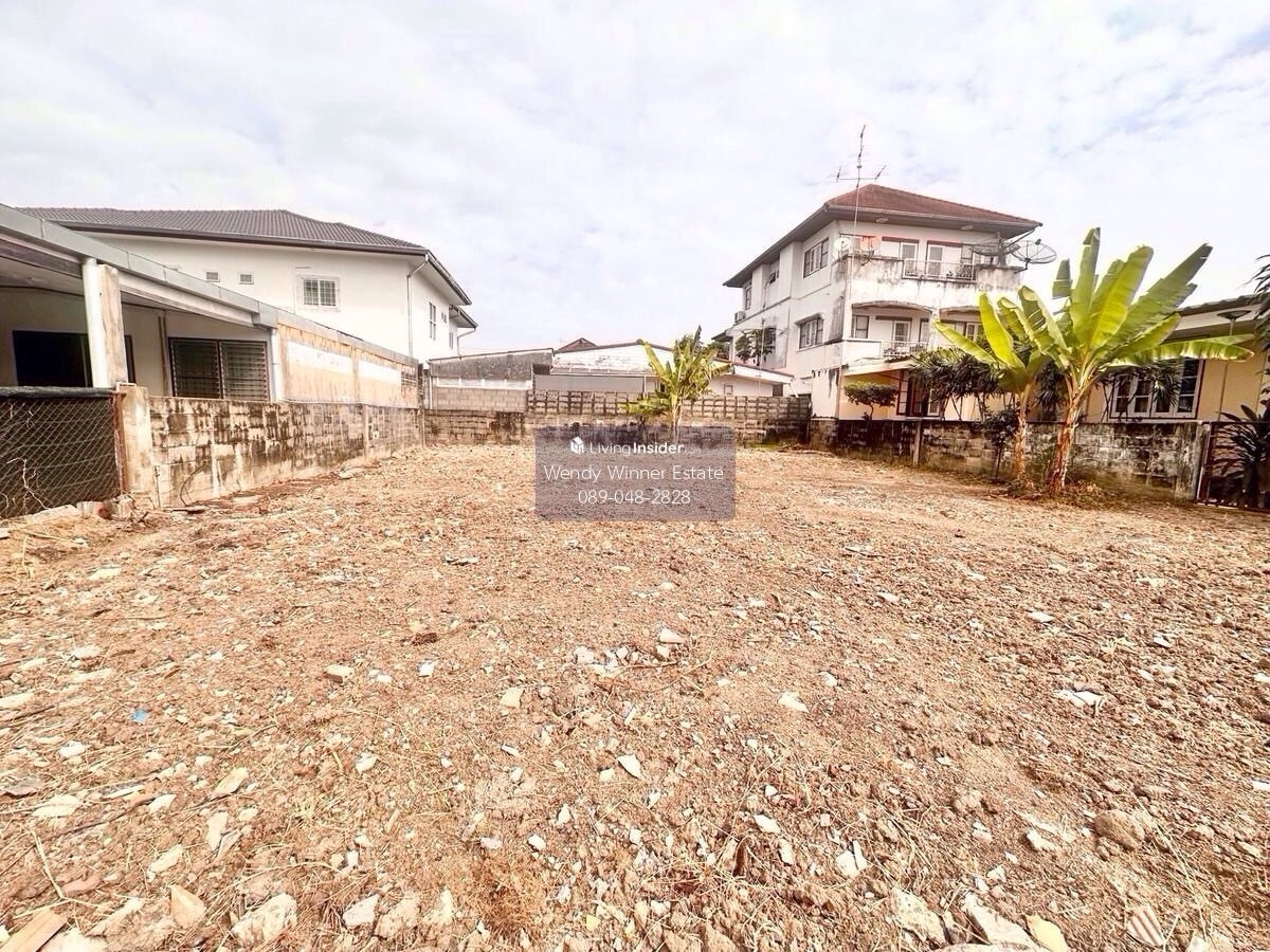 ขายที่ดินนวมินทร์ รามอินทรา : ขายที่ดินนวมินทร์ สวยเงียบสงบ น้ำไม่ท่วมเเปลงนี้เมื่อปี 2554, ที่ดินในโครงการปลอดภัย ไม่พลุกพล่าน, เข้าออกได้สองซอย ซอยนวมินทร์ 68 เเละ ประเสริฐมนูกิจ 46  ใกล้ทางด่วนเอกมัย-รามอินทรา, ใกล้รพ.พญาไท นวมินทร์ 4.8 กม., ใกล้ Foodland นวมินทร์ เปิด 24 ชม.