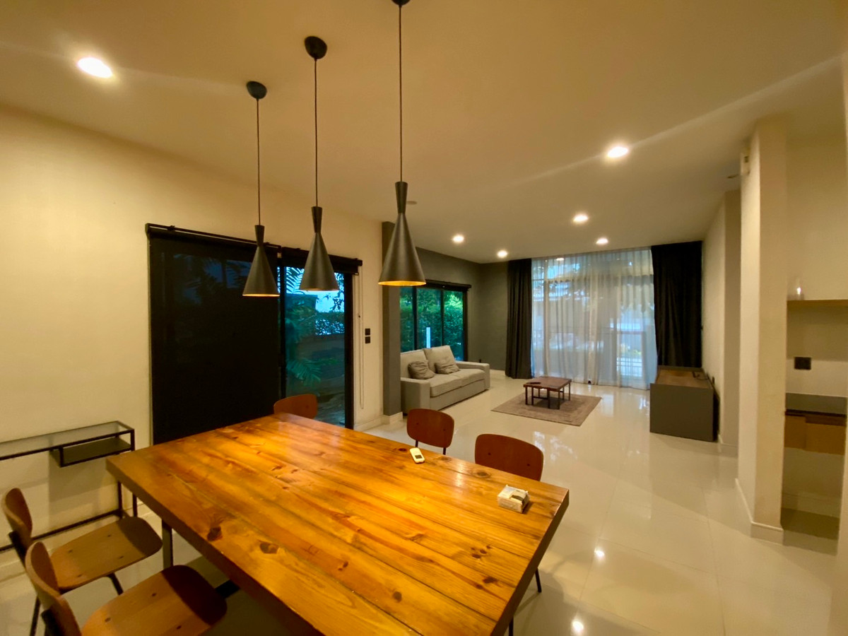 For SaleHousePattanakan, Srinakarin : Urgent Sale – 2-Storey Single House at Setthasiri Krungthep Kreetha | Special Price Below Market | Ready to Move In