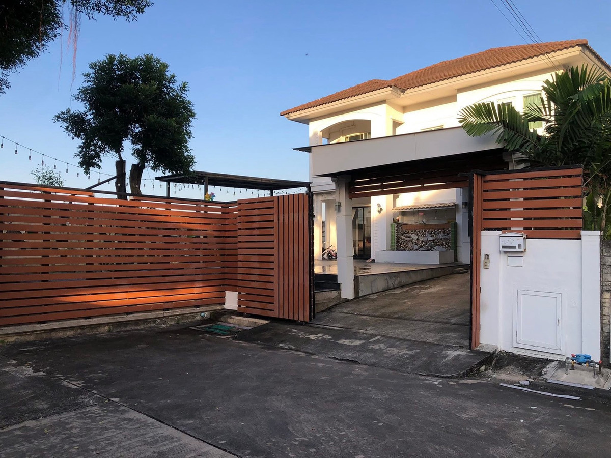 For RentHouseLadkrabang, Suwannaphum Airport : Passorn 21 Rama 9 - Wongwaen / 4 Bedrooms (FOR RENT) BZD113