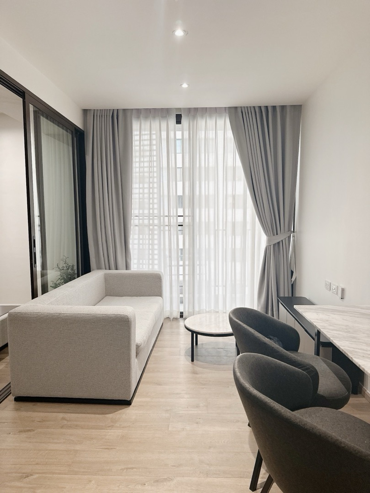 ให้เช่าคอนโดสุขุมวิท อโศก ทองหล่อ : ด่วนราคาดีที่สุด