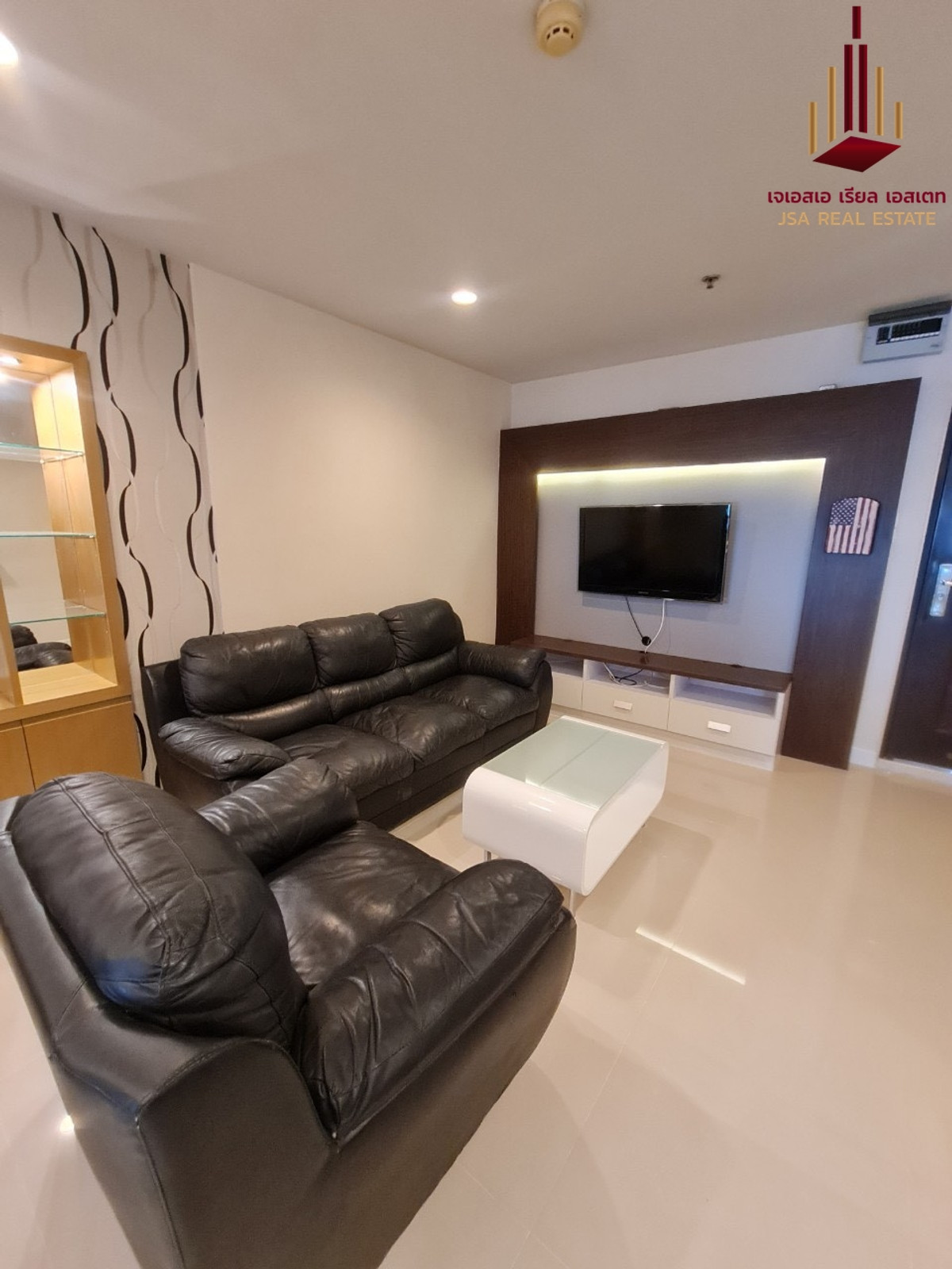 For SaleCondoSukhumvit, Asoke, Thonglor : ✨ For Sale: Sukhumvit Living Town Condo ✨ 💰 Only 5,700,000 THB