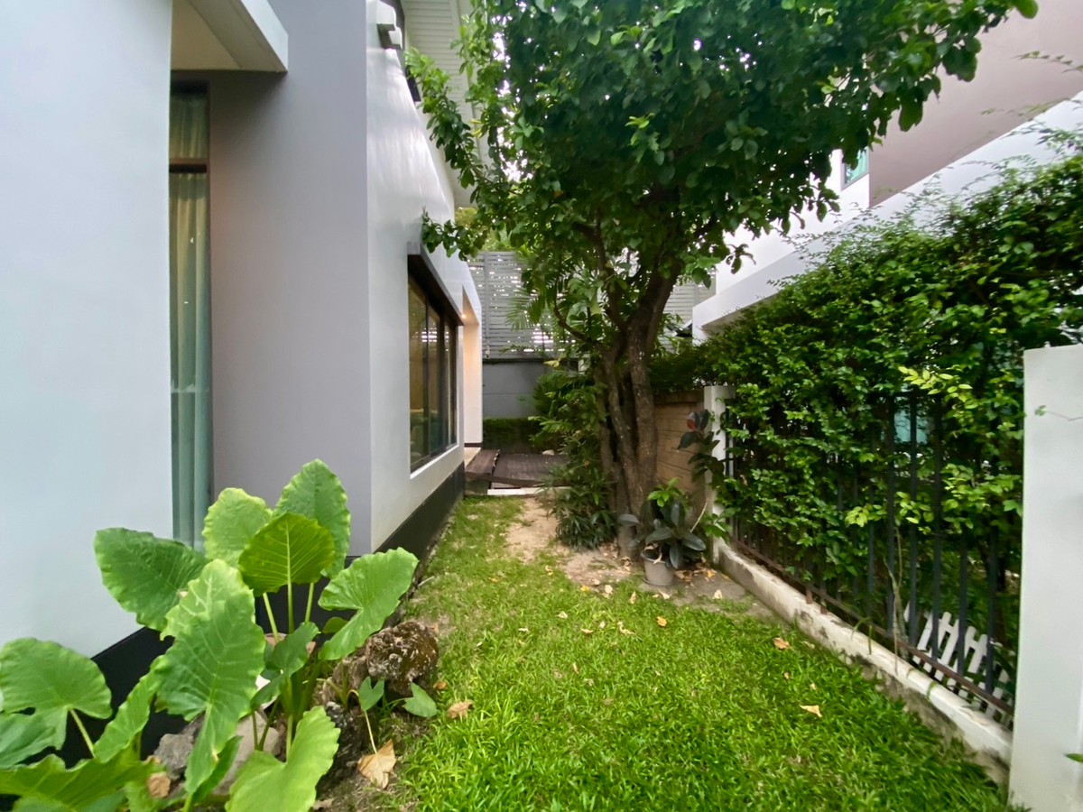 For SaleHousePattanakan, Srinakarin : Urgent Sale – 2-Storey Single House at Setthasiri Krungthep Kreetha | Special Price Below Market | Ready to Move In