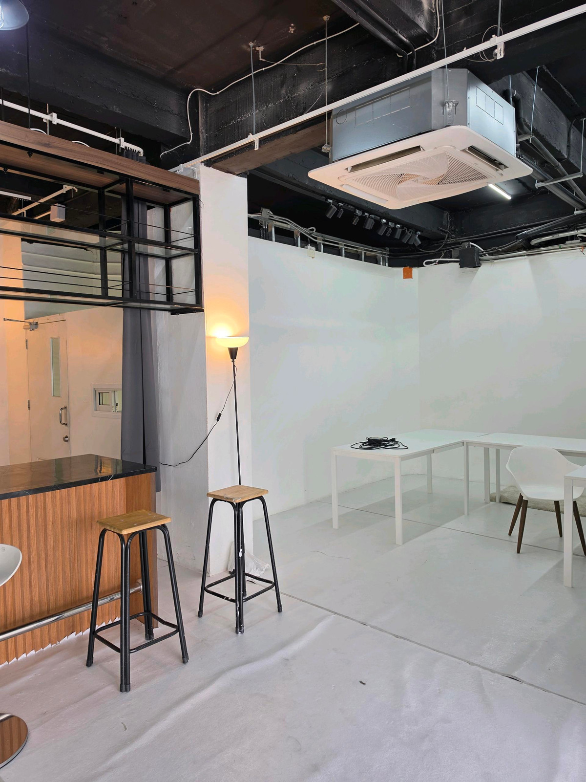 ให้เช่าอาคารพาณิชย์สยาม จุฬา สามย่าน : 🚩For Rent : Stand Alone Building Located on Rama 4 Road, Only 180 m. from MRT Hua Lamphong