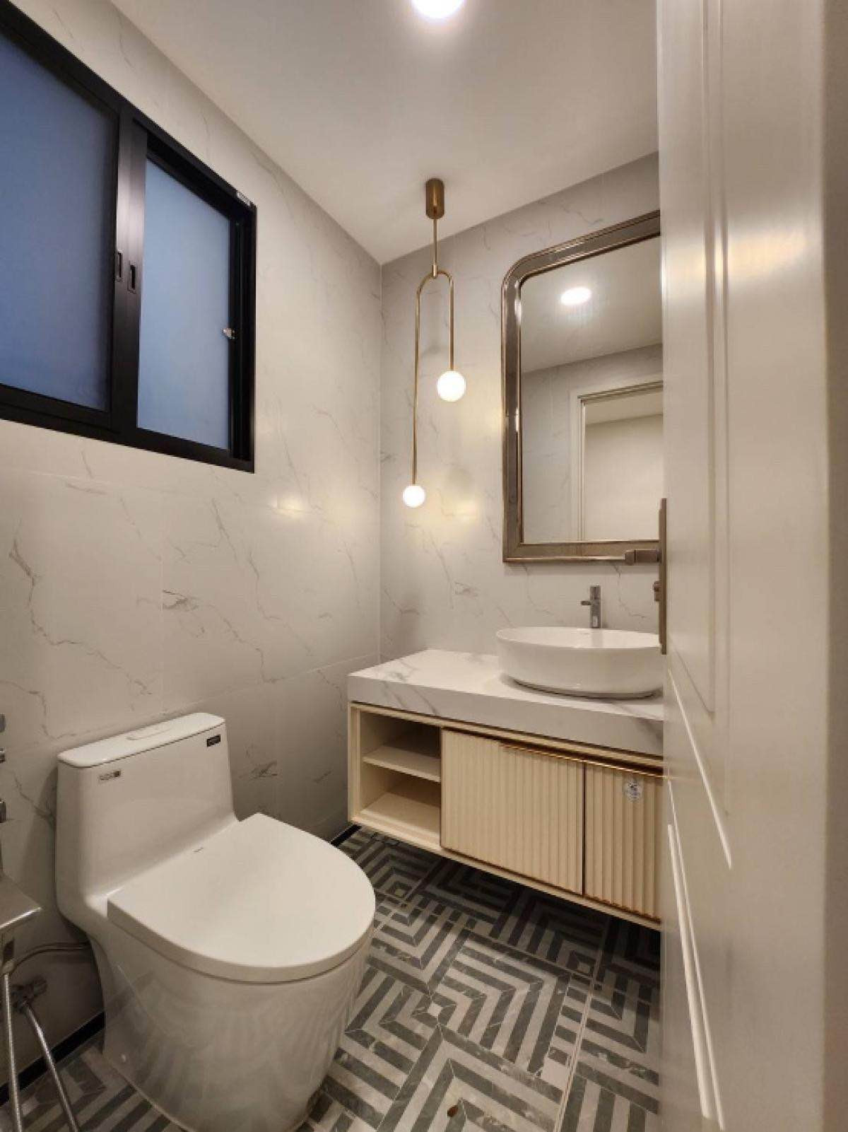 For RentHousePattanakan, Srinakarin : Nantawan Rama 9 - New Krungthepkreetha / 4 Bedrooms (FOR RENT) BZD111