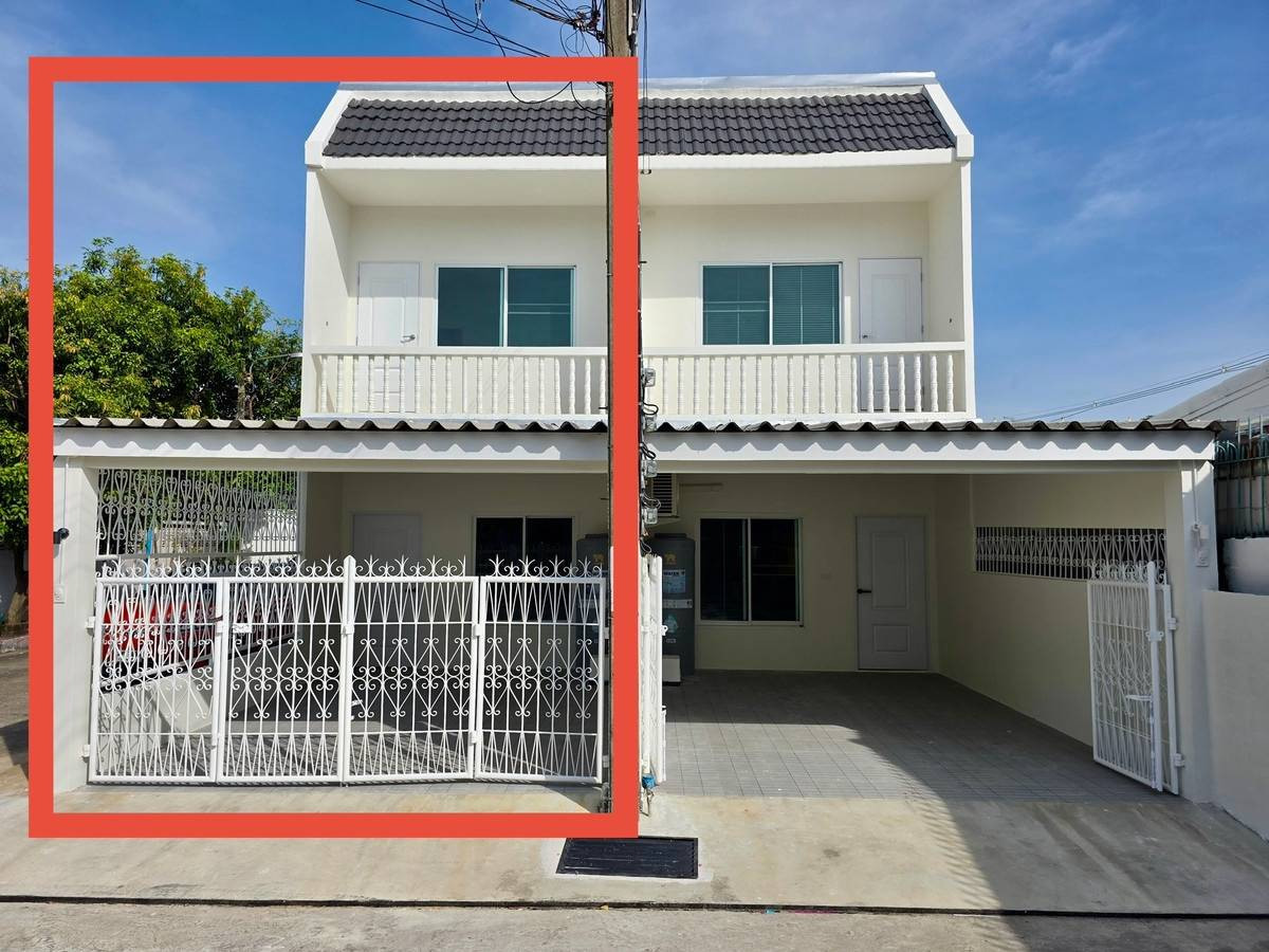 For RentTownhomeChokchai 4, Ladprao 71, Ladprao 48, : Townhome for rent near Paolo Hospital Chokchai 4, just 3 minutes.