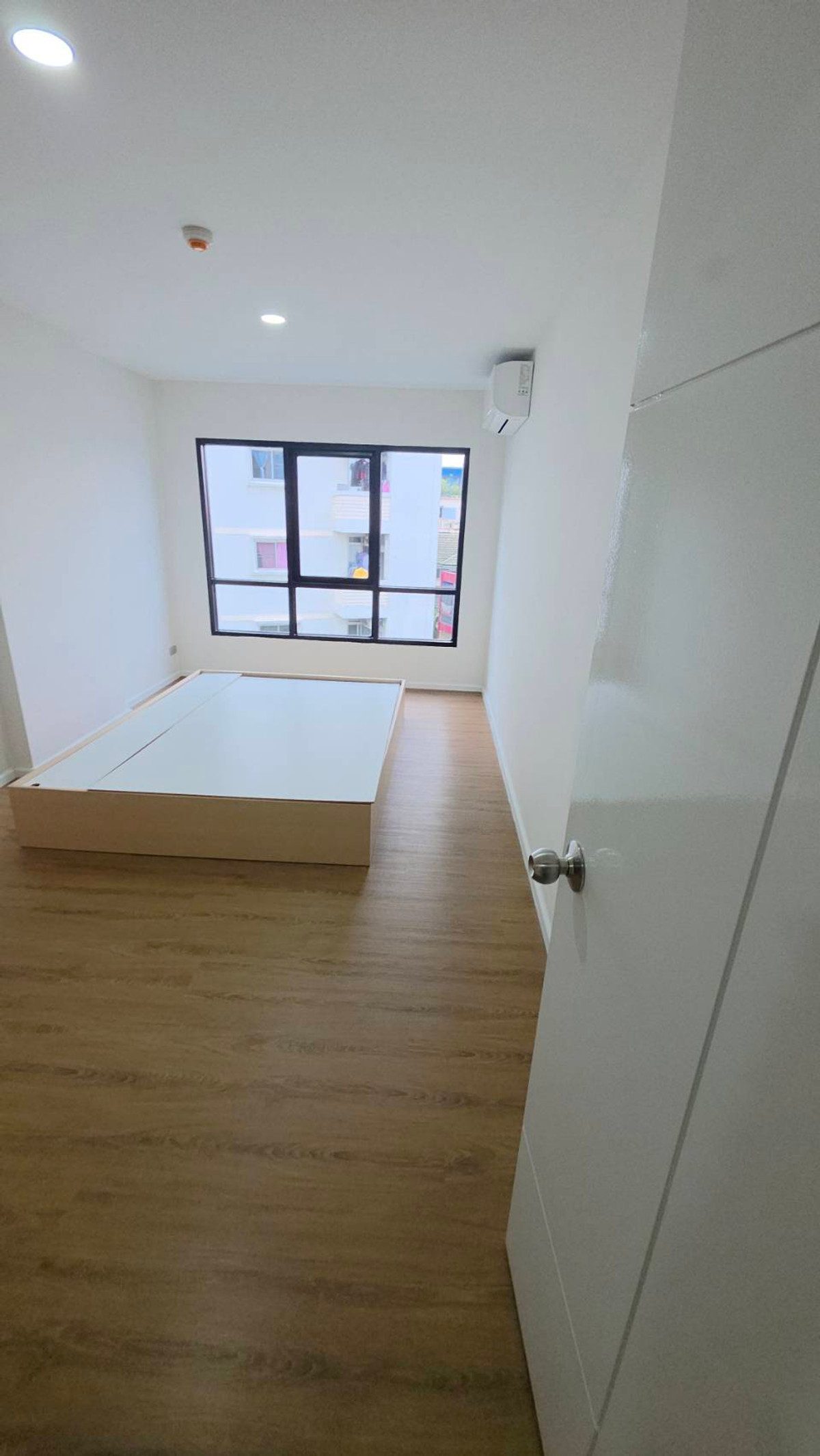 For RentCondoSamut Prakan,Samrong : 🔥Urgent for rent🔥 ALIVE SUKHUMVIT 76 (Alife Sukhumvit 76) Building B, 5th floor, new room, first hand, fully furnished, ready to move in 📏 Size 48.12 sq m. | 2 bedrooms, 1 bathroom Line @bzprOperty