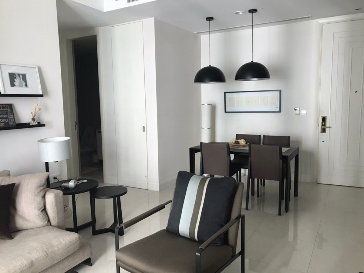 ขายคอนโดวิทยุ ชิดลม หลังสวน : คอนโดหรู 2 ห้องนอน ที่ Q Langsuan , Contact 062-496-6454