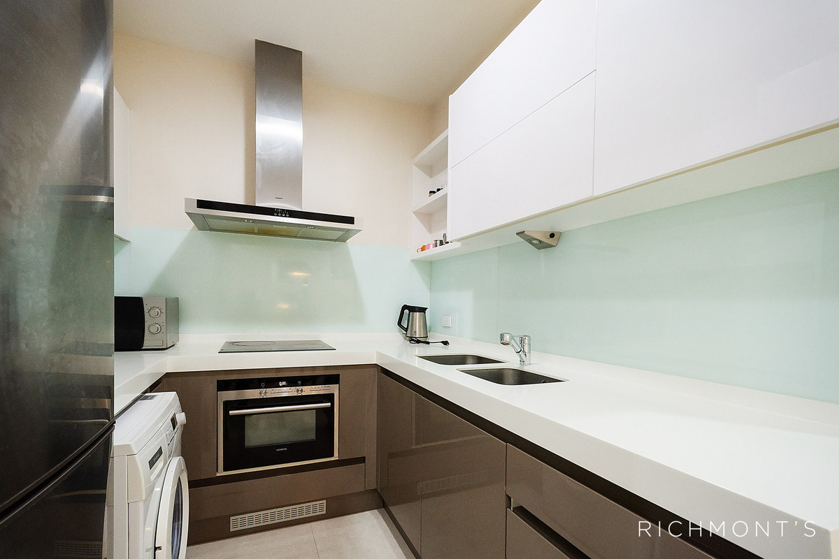 ขายคอนโดวิทยุ ชิดลม หลังสวน : คอนโดหรู 2 ห้องนอน ที่ Q Langsuan , Contact 062-496-6454