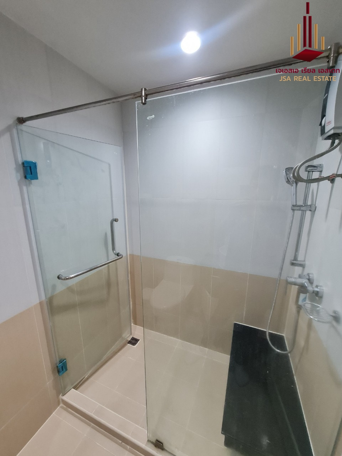 For SaleCondoSukhumvit, Asoke, Thonglor : ✨ For Sale: Sukhumvit Living Town Condo ✨ 💰 Only 5,700,000 THB