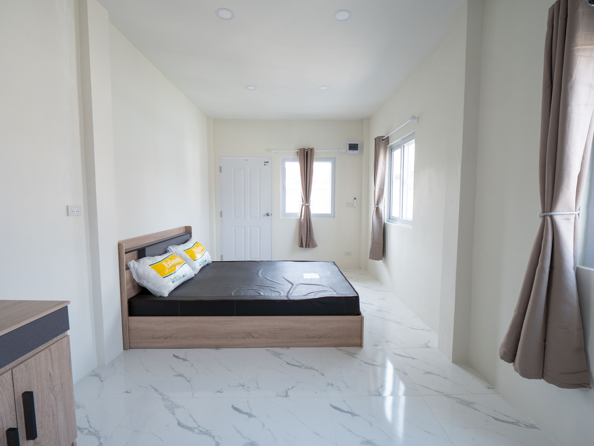 ขายกิจการโรงแรม & กิจการอพาร์ตเมนต์บางนา แบริ่ง ลาซาล : #ขายอพาร์ทเม้นท์ #ขายหอพัก #ใกล้เมกะบางนา ผลตอบแทน Yield% 7.5% ให้ไวเลยครับ พึ่งสร้างเสร็จใหม่ๆ มี 10 ห้อง ผู้เช่าเต็มทุกห้อง 100% ราคาดีมากๆ 