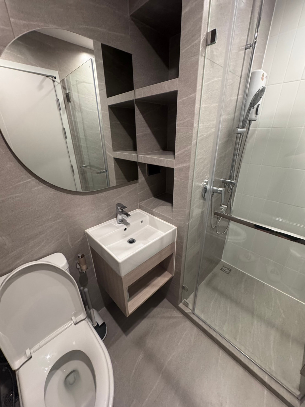 ให้เช่าคอนโดวงเวียนใหญ่ เจริญนคร : Reference Sathorn วงเวียนใหญ่ ห้องใหม่ติด bts วงเวียนใหญ่ ว่างพร้อมให้เช่า !