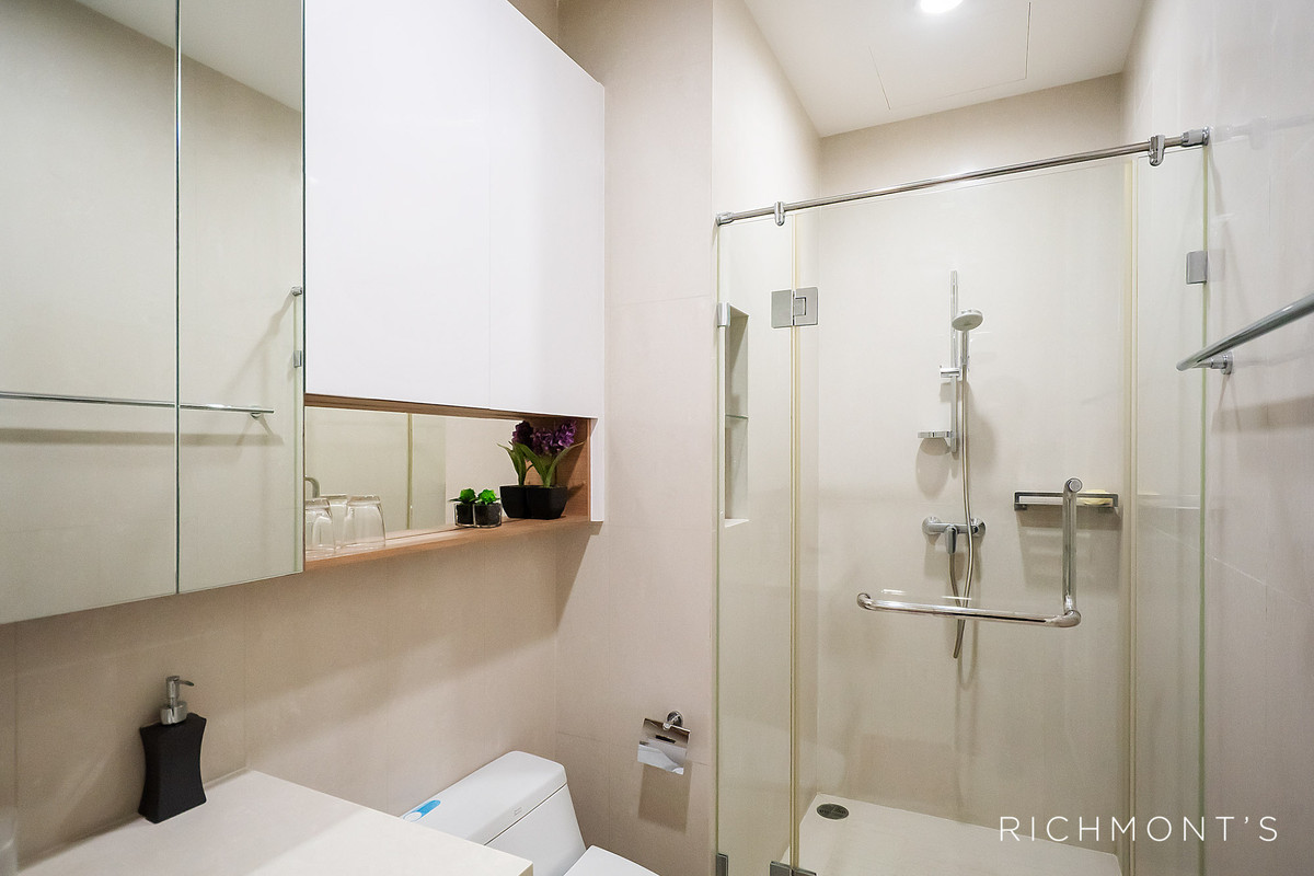 ขายคอนโดวิทยุ ชิดลม หลังสวน : คอนโดหรู 2 ห้องนอน ที่ Q Langsuan , Contact 062-496-6454