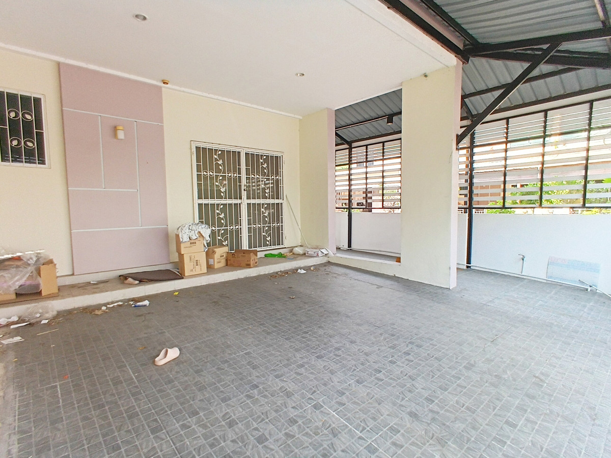 For SaleTownhomeNakhon Pathom : 🏡 Corner unit, garden frontage! Townhouse for sale, The Greenery 7 Soi 4. Fully extended and ready to move in!