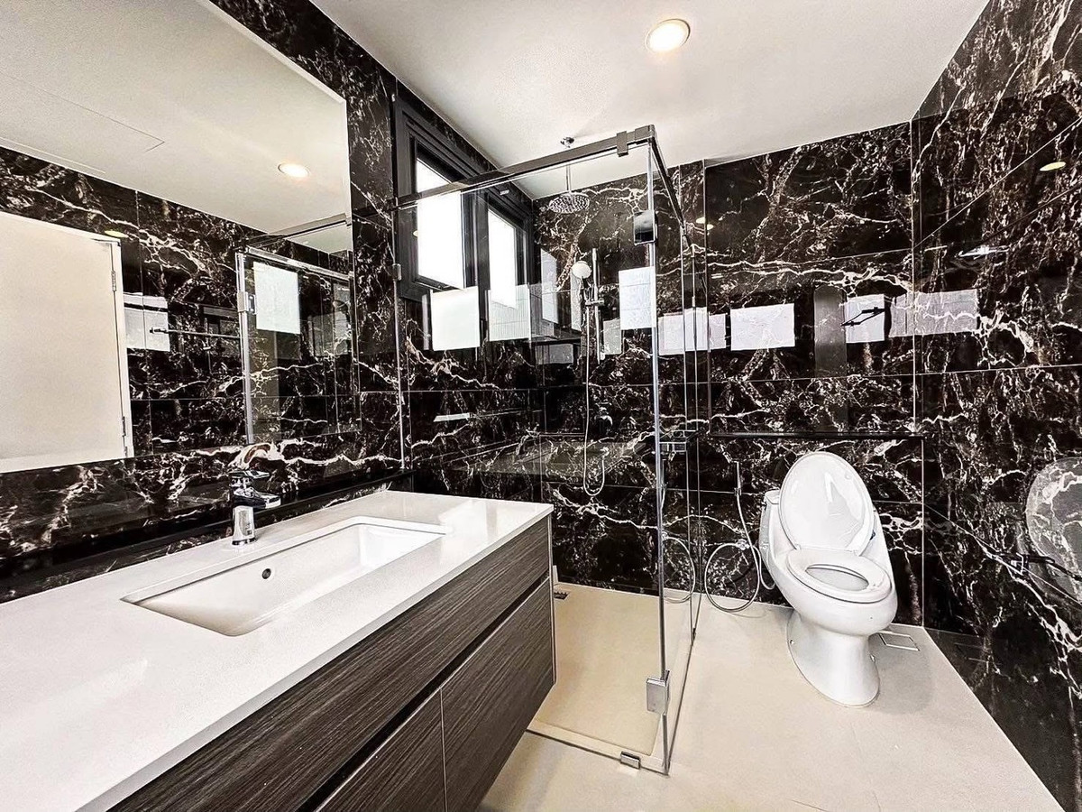 ให้เช่าบ้านบางนา แบริ่ง ลาซาล : ให้เช่า The City Bangna 2 บ้านเดี่ยว Private zone สงบมาก ทั้งโครงการมีเพียง 9 หลัง Pet Friendly 5 ห้องนอน 5 ห้องน้ำ ขนาด105ตร.วา ที่จอดรถ 3 คัน มีห้องแม่บ้าน พร้อมเข้าอยู่ ราคา 190,000 บาท