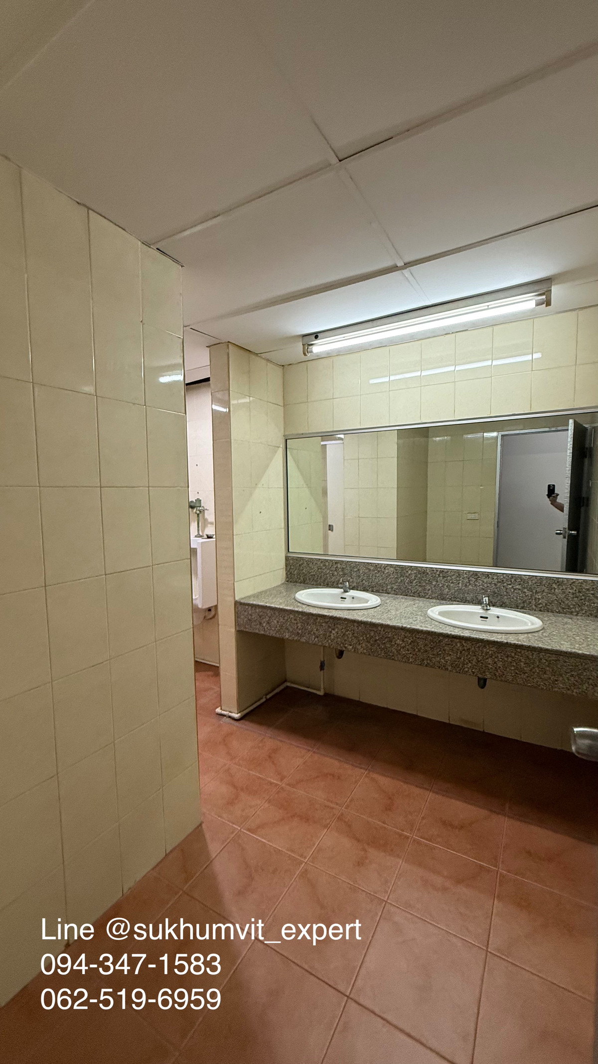 For RentOfficeSukhumvit, Asoke, Thonglor : Office for Rent – Near BTS Ekkamai (5-Minute Walk)