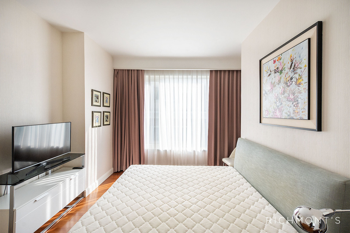 ขายคอนโดวิทยุ ชิดลม หลังสวน : คอนโดหรู 2 ห้องนอน ที่ Q Langsuan , Contact 062-496-6454