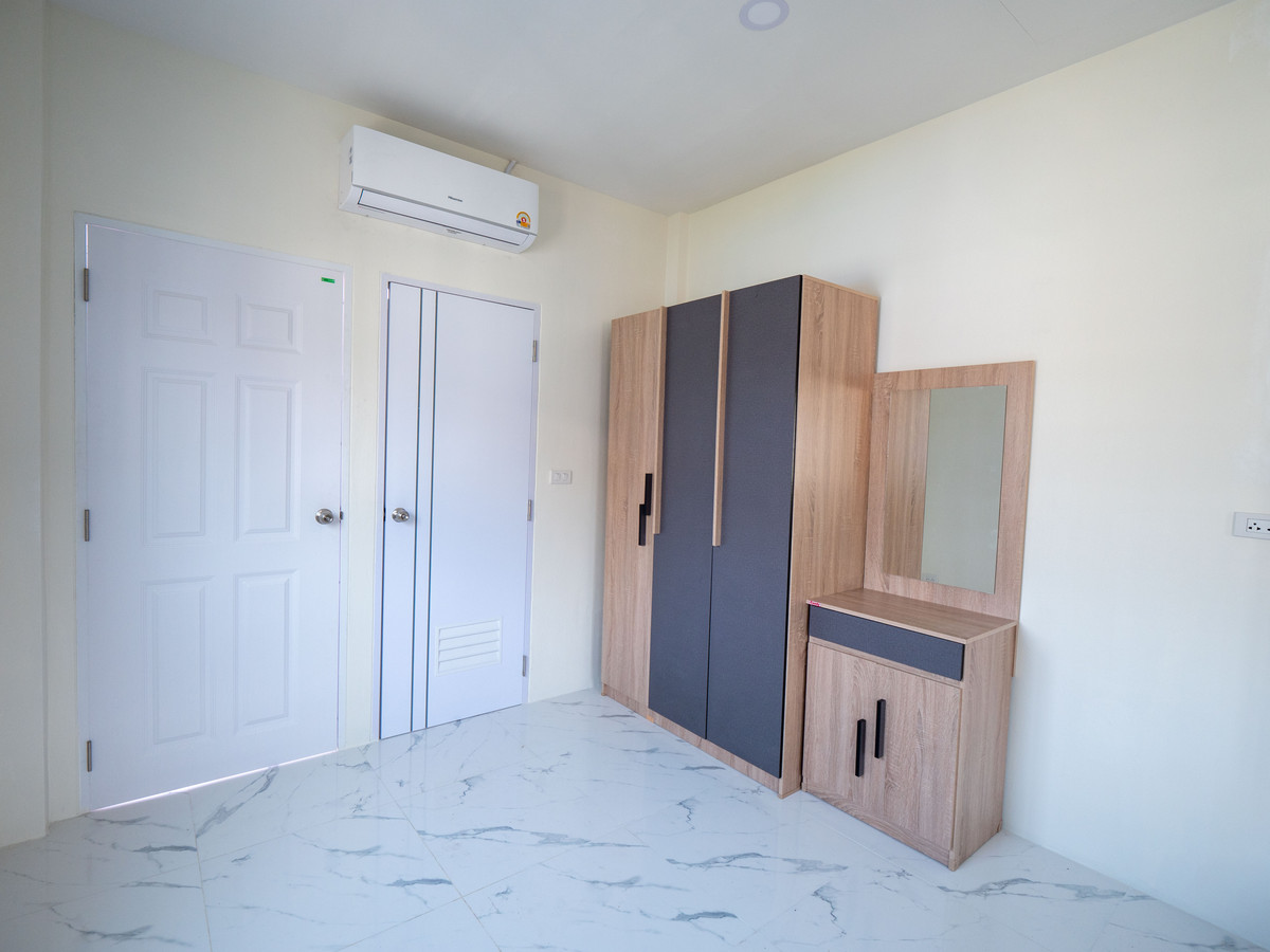 ขายกิจการโรงแรม & กิจการอพาร์ตเมนต์บางนา แบริ่ง ลาซาล : #ขายอพาร์ทเม้นท์ #ขายหอพัก #ใกล้เมกะบางนา ผลตอบแทน Yield% 7.5% ให้ไวเลยครับ พึ่งสร้างเสร็จใหม่ๆ มี 10 ห้อง ผู้เช่าเต็มทุกห้อง 100% ราคาดีมากๆ