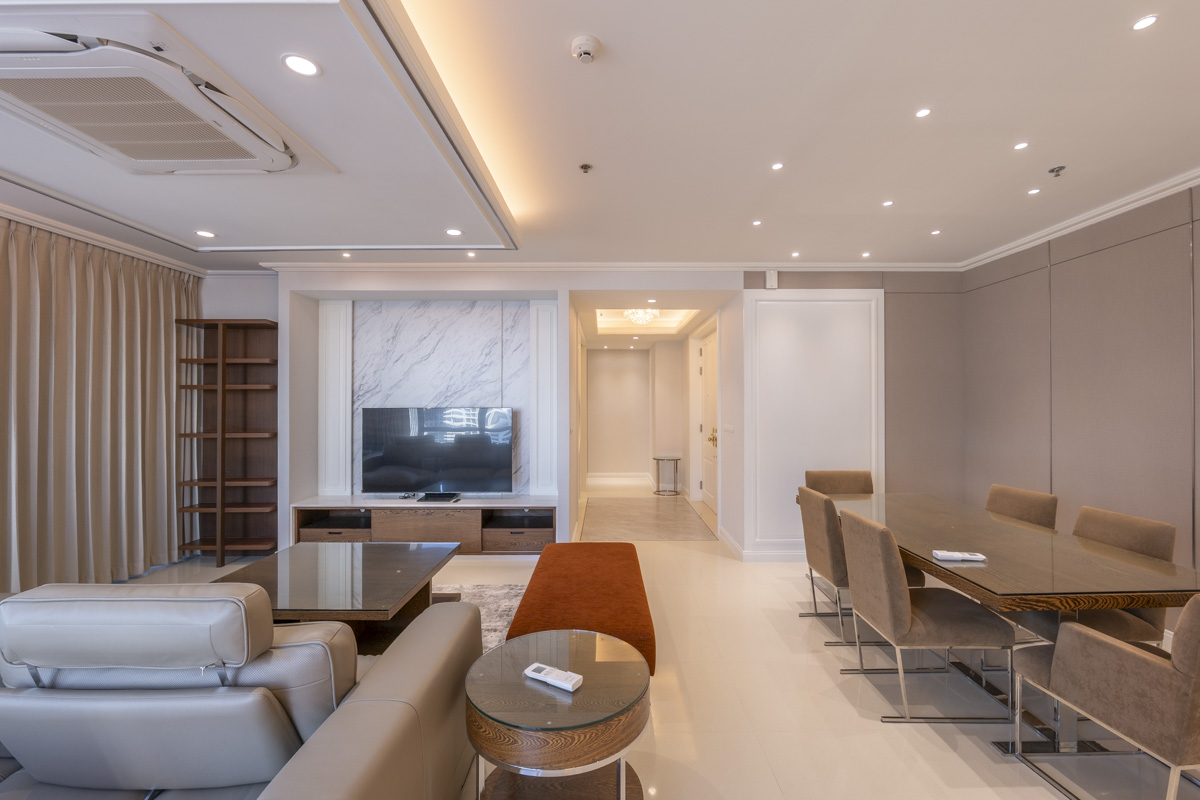 For RentCondoWitthayu, Chidlom, Langsuan, Ploenchit : 🔥Rent Now!🔥 Athenee Residence, near BTS Phloen Chit Station, fully furnished, ready to move in.