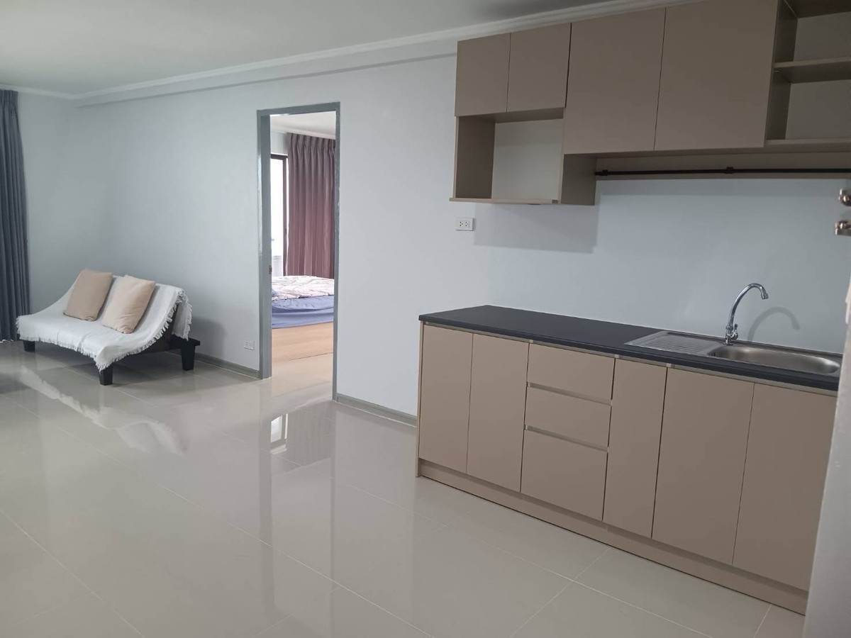 ให้เช่าคอนโดพัฒนาการ ศรีนครินทร์ : 🛋️ กว้างจนกลิ้งได้! ให้เช่า Regent Srinakarin ราคาเบาๆ เหมาะกับคนของเยอะ
