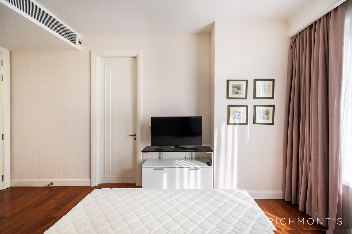 ขายคอนโดวิทยุ ชิดลม หลังสวน : คอนโดหรู 2 ห้องนอน ที่ Q Langsuan , Contact 062-496-6454