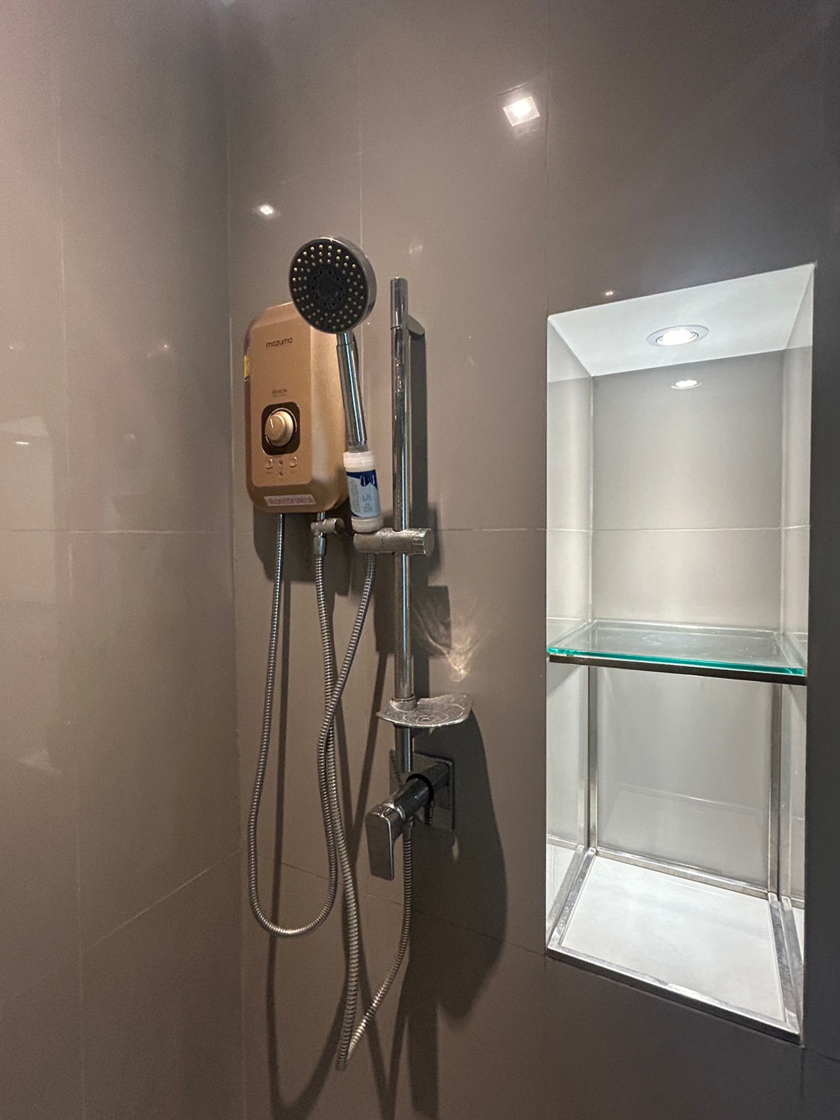 For RentCondoThaphra, Talat Phlu, Wutthakat : Condo for rent, Whizdom Station Ratchada Tha Phra, next to BTS Talat Phlu, opposite The Mall Tha Phra.