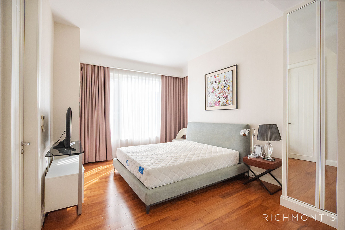 ขายคอนโดวิทยุ ชิดลม หลังสวน : คอนโดหรู 2 ห้องนอน ที่ Q Langsuan , Contact 062-496-6454