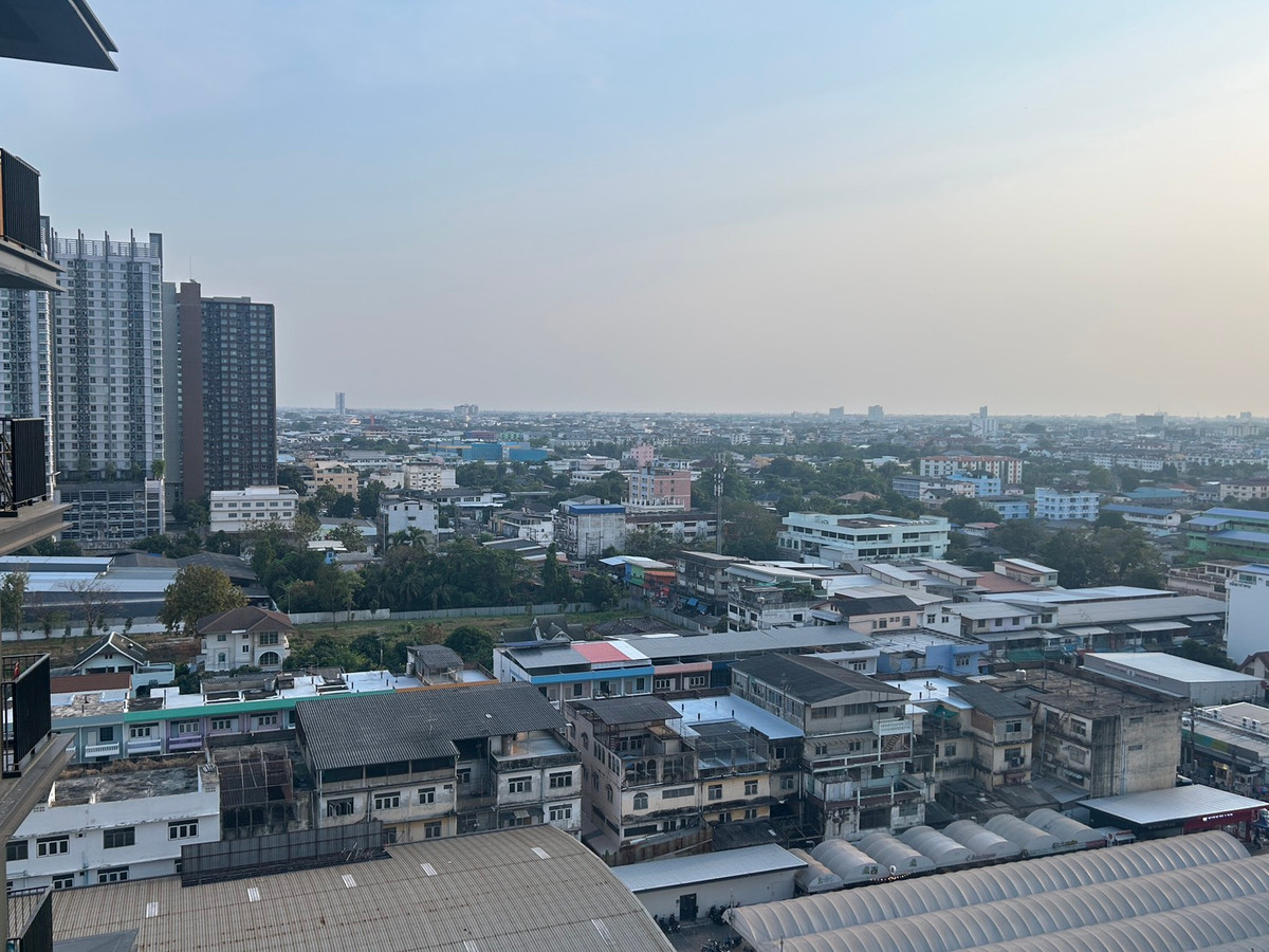 For RentCondoThaphra, Talat Phlu, Wutthakat : Condo for rent, Whizdom Station Ratchada Tha Phra, next to BTS Talat Phlu, opposite The Mall Tha Phra.