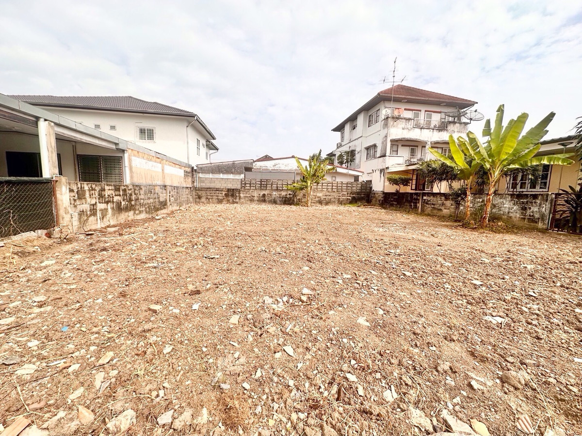 ขายที่ดินเกษตร นวมินทร์ ลาดปลาเค้า : ขายที่ดินเกษตร-นวมินทร์ สวยเงียบสงบ น้ำไม่ท่วมในปี 2554, เข้าออกได้สองทาง ซอยประเสริฐมนูกิจ 46 เเละ ซอยนวมินทร์ 68 ที่ดินในโครงการปลอดภัย ไม่พลุกพล่าน, ใกล้ทางด่วนเอกมัย-รามอินทรา, ใกล้รพ.พญาไท นวมินทร์ 4.8 กม., Foodland นวมินทร์ เปิด 24 ชม. ใกล้ 2.3 กม.