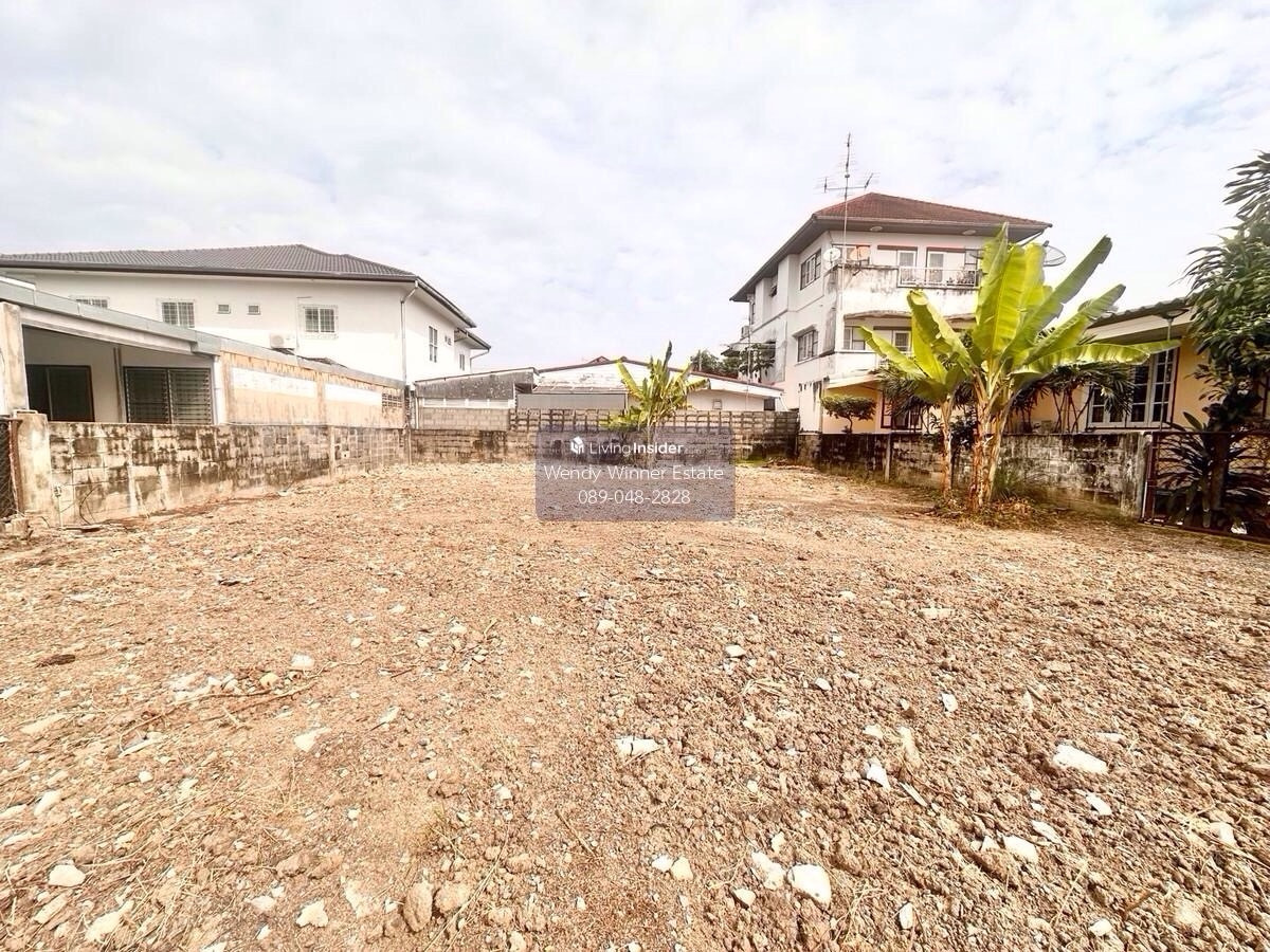 ขายที่ดินนวมินทร์ รามอินทรา : ขายที่ดินนวมินทร์ สวยเงียบสงบ น้ำไม่ท่วมเเปลงนี้เมื่อปี 2554, ที่ดินในโครงการปลอดภัย ไม่พลุกพล่าน, เข้าออกได้สองซอย ซอยนวมินทร์ 68 เเละ ประเสริฐมนูกิจ 46  ใกล้ทางด่วนเอกมัย-รามอินทรา, ใกล้รพ.พญาไท นวมินทร์ 4.8 กม., ใกล้ Foodland นวมินทร์ เปิด 24 ชม.