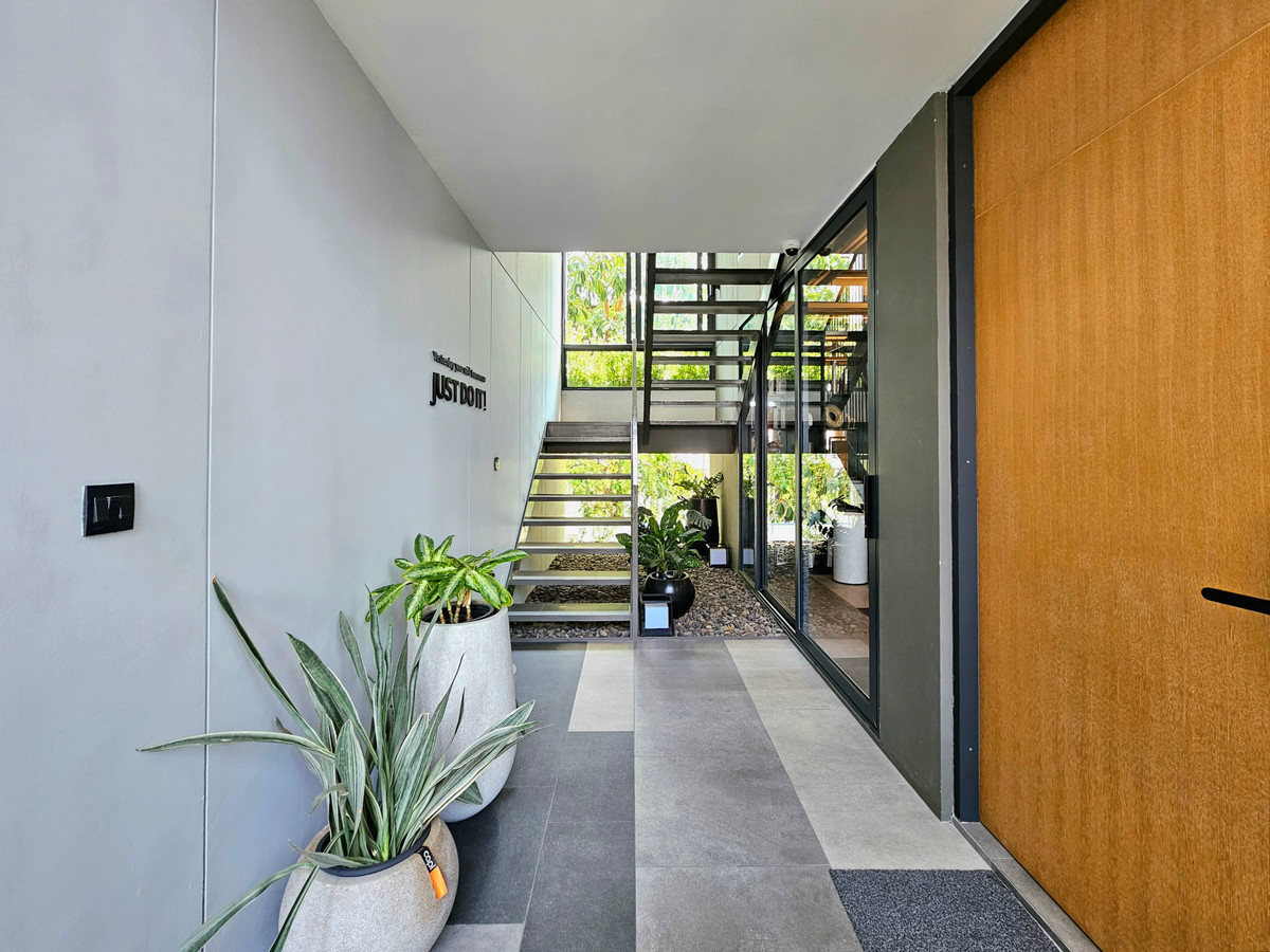 ขายทาวน์โฮมลาดพร้าว เซ็นทรัลลาดพร้าว : 🏢 โฮมออฟฟิศ Baan Puripuri ลาดพร้าว 41 | 295 ตร.ม. แต่งครบ 21.64 MB 📞: 065-626-5636 (คุณกี้)