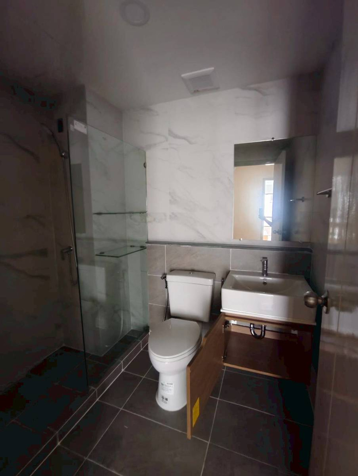 For RentCondoSamut Prakan,Samrong : 🔥Urgent for rent🔥 ALIVE SUKHUMVIT 76 (Alife Sukhumvit 76) Building B, 5th floor, new room, first hand, fully furnished, ready to move in 📏 Size 48.12 sq m. | 2 bedrooms, 1 bathroom Line @bzprOperty