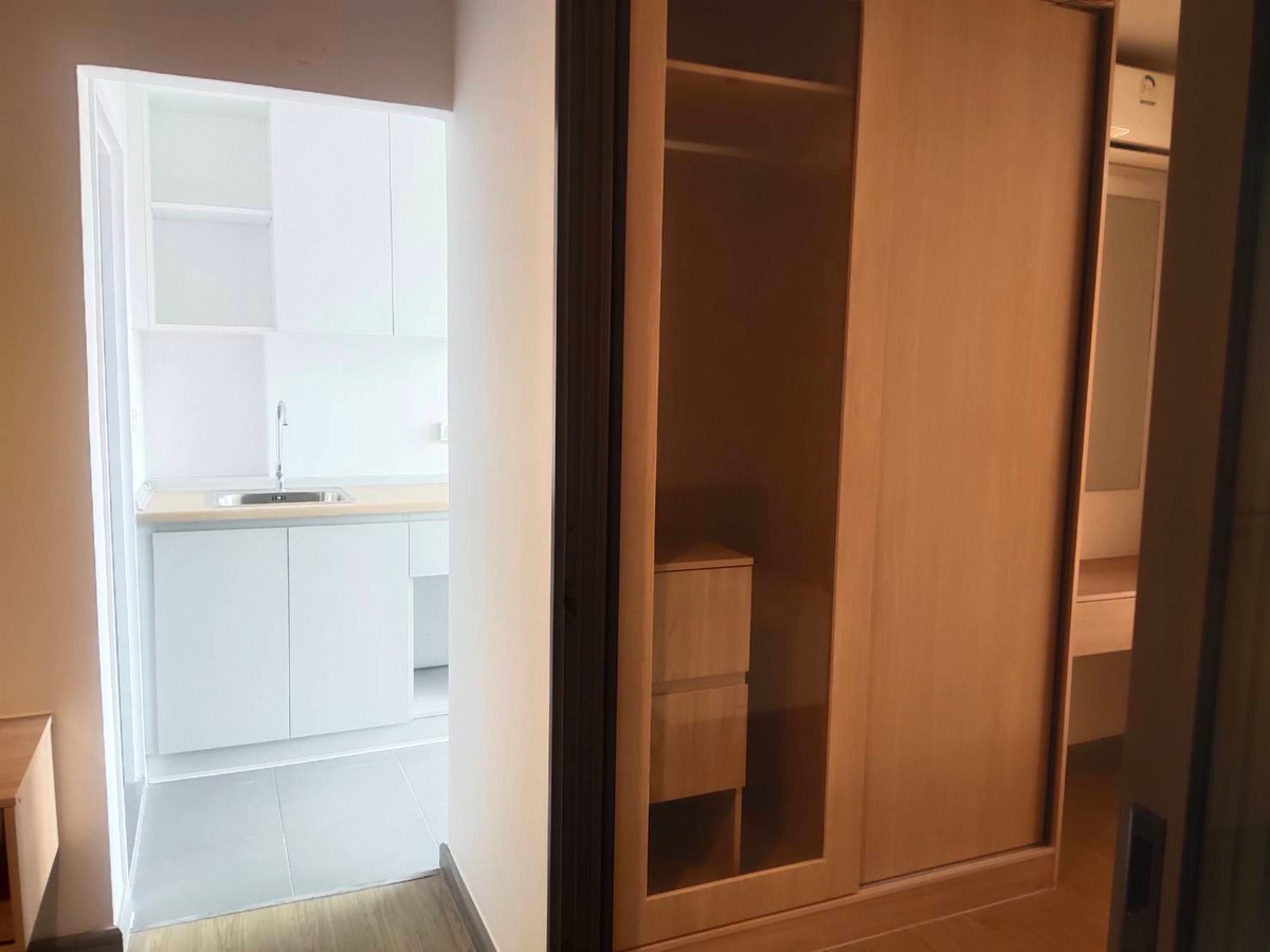 For RentCondoRathburana, Suksawat : Urgent for rent!!! 🔥🔥🔥 🎉Polis Suksawat 64🎉 ✅Building A, 7th floor, size 28.39 sq m. Line @bzprOperty