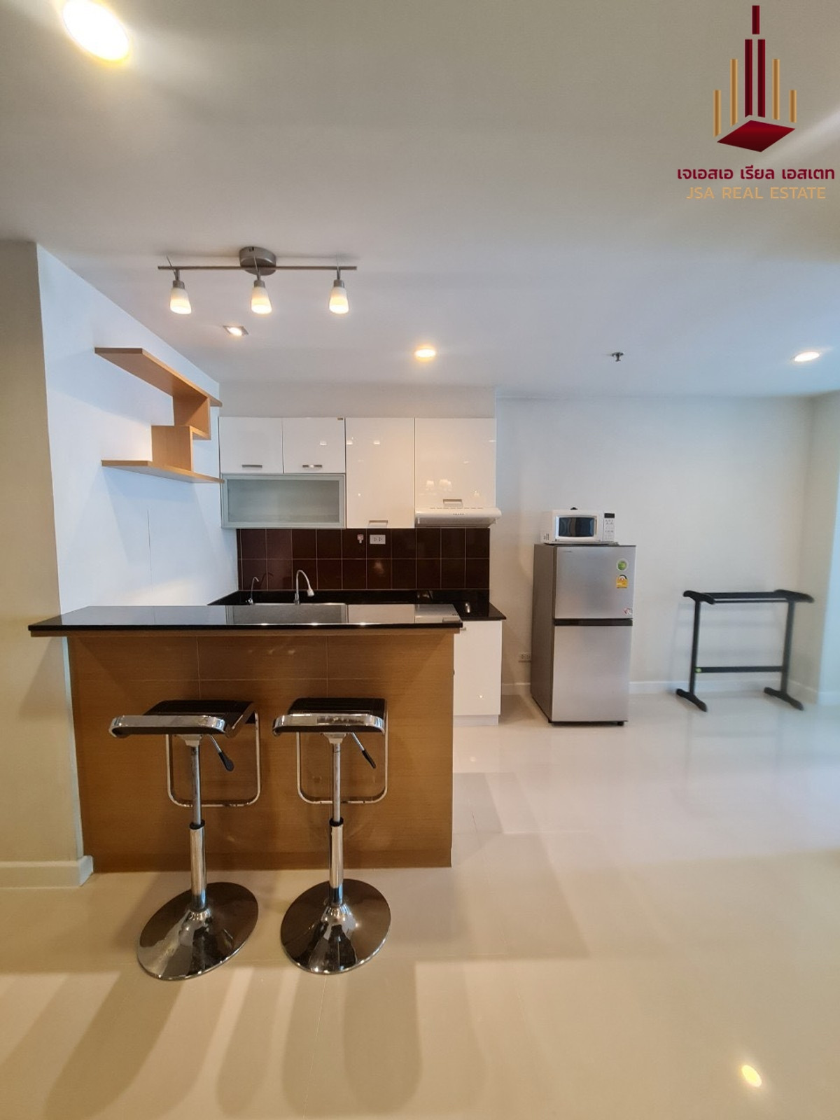 For SaleCondoSukhumvit, Asoke, Thonglor : ✨ For Sale: Sukhumvit Living Town Condo ✨ 💰 Only 5,700,000 THB