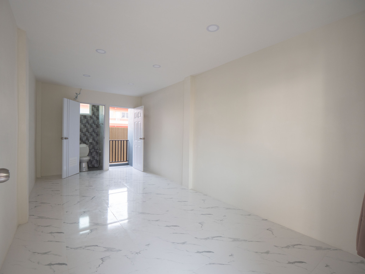 ขายกิจการโรงแรม & กิจการอพาร์ตเมนต์บางนา แบริ่ง ลาซาล : #ขายอพาร์ทเม้นท์ #ขายหอพัก #ใกล้เมกะบางนา ผลตอบแทน Yield% 7.5% ให้ไวเลยครับ พึ่งสร้างเสร็จใหม่ๆ มี 10 ห้อง ผู้เช่าเต็มทุกห้อง 100% ราคาดีมากๆ 