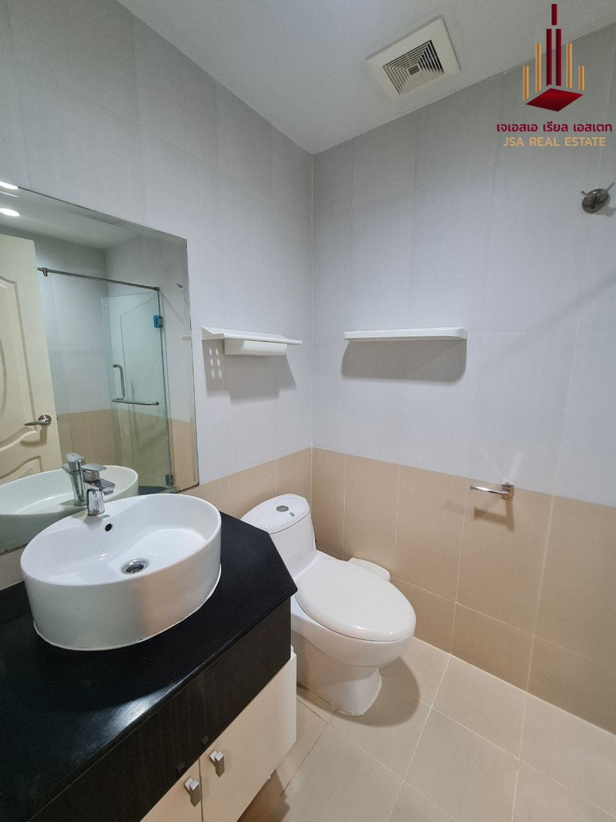 For SaleCondoSukhumvit, Asoke, Thonglor : ✨ For Sale: Sukhumvit Living Town Condo ✨ 💰 Only 5,700,000 THB