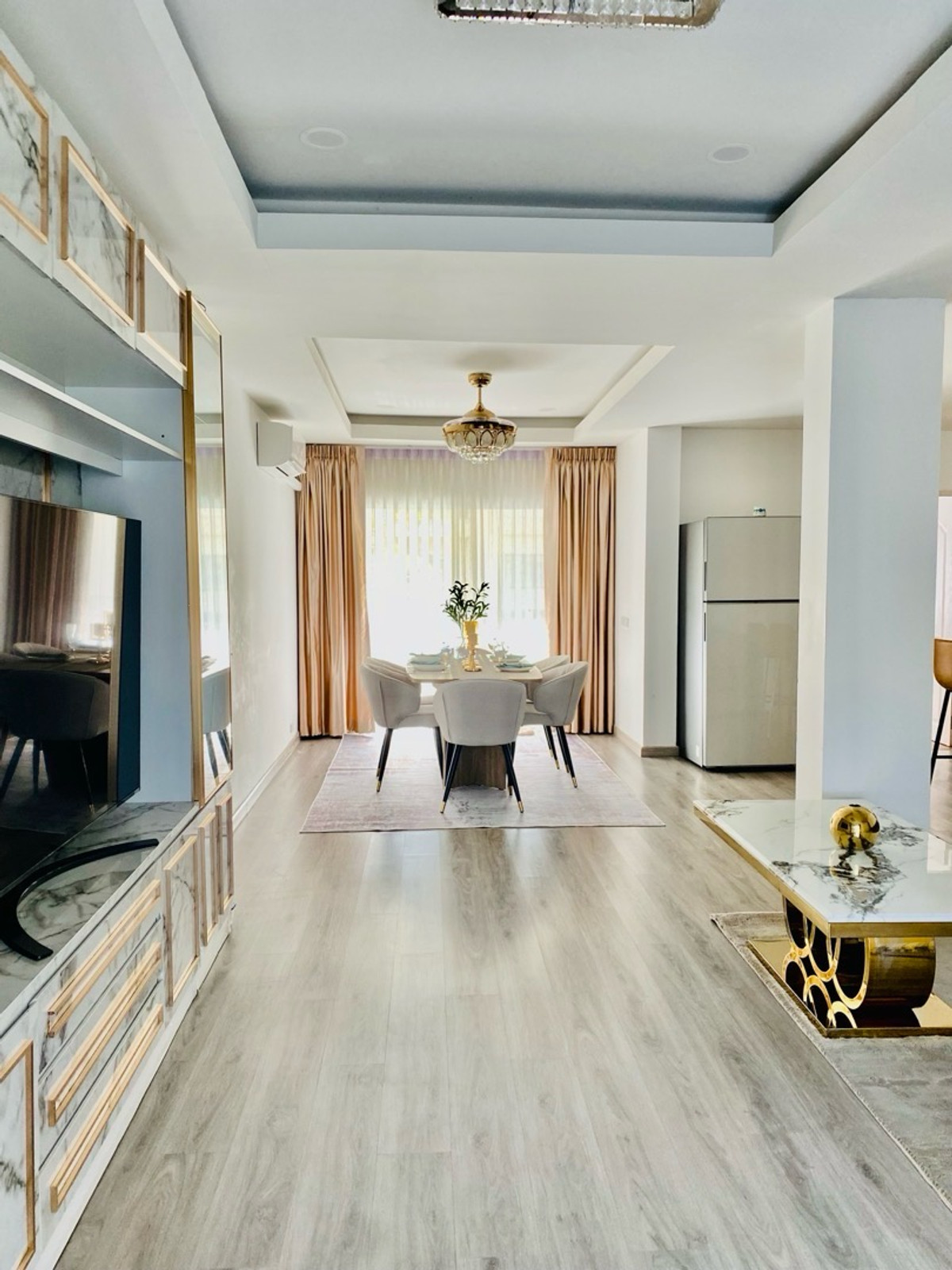 ขายคอนโดบางนา แบริ่ง ลาซาล : ขายคอนโด116 ตร.ม ชั้น1 มีระเบียง มีสวน 3นอน 2น้ำ ครัว จอดรถ3คัน 