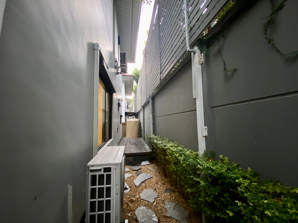 For SaleHousePattanakan, Srinakarin : Urgent Sale – 2-Storey Single House at Setthasiri Krungthep Kreetha | Special Price Below Market | Ready to Move In