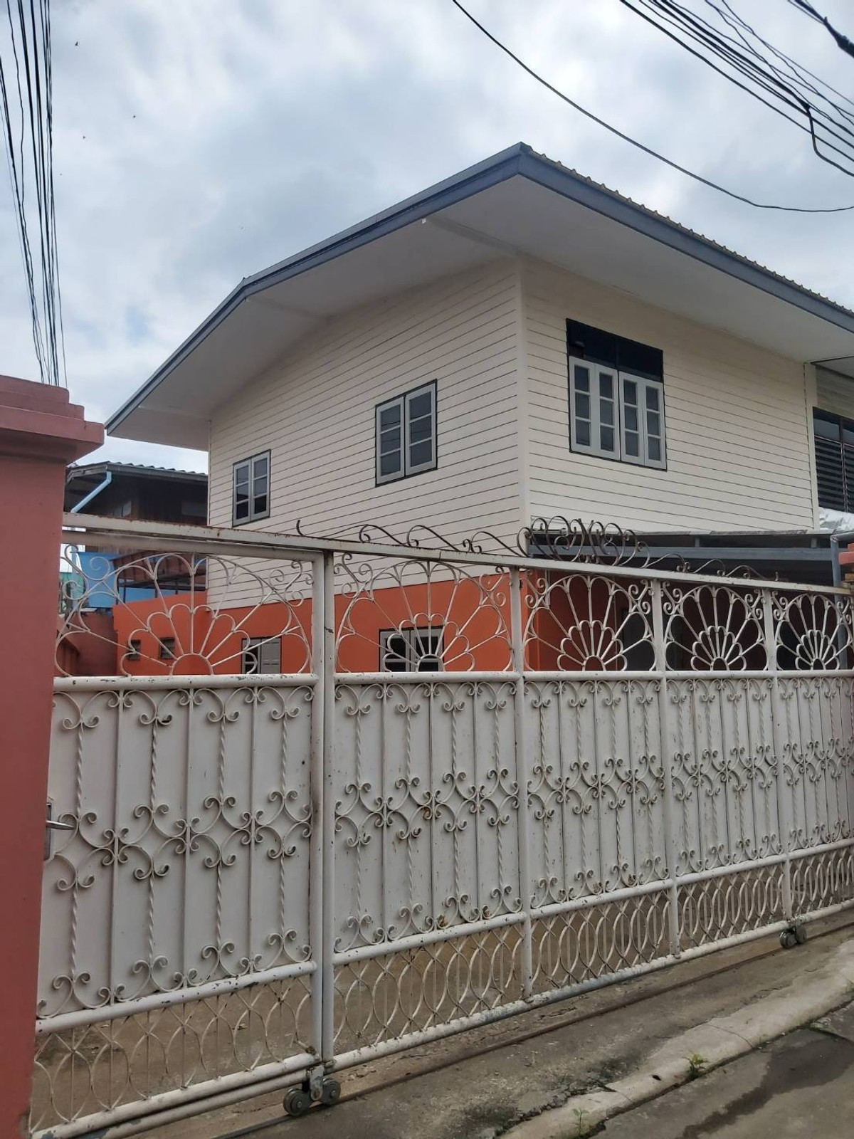 For RentTownhomeNakhon Pathom : For rent, 2-story house, recently renovated, near Silpakorn University, Nakhon Pathom.