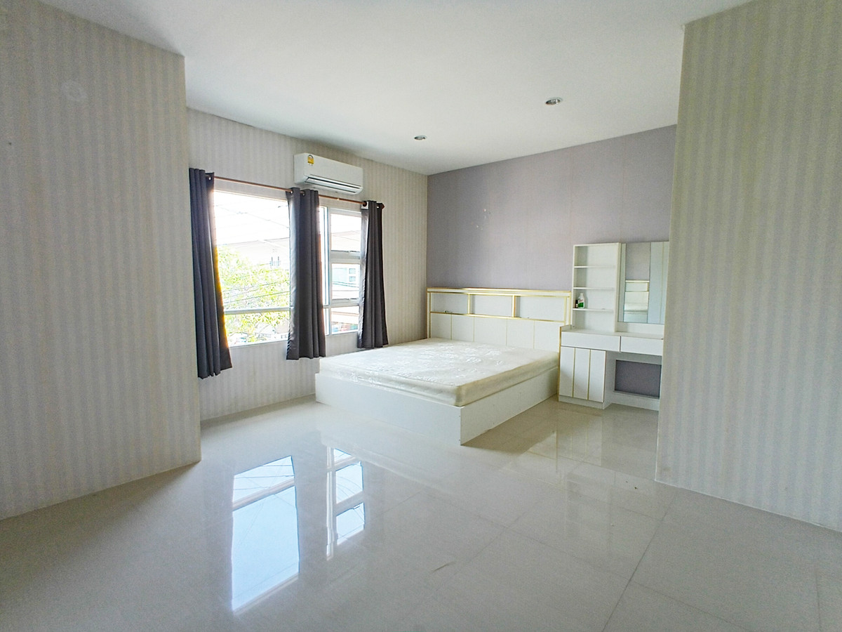 For SaleTownhomeNakhon Pathom : 🏡 Corner unit, garden frontage! Townhouse for sale, The Greenery 7 Soi 4. Fully extended and ready to move in!