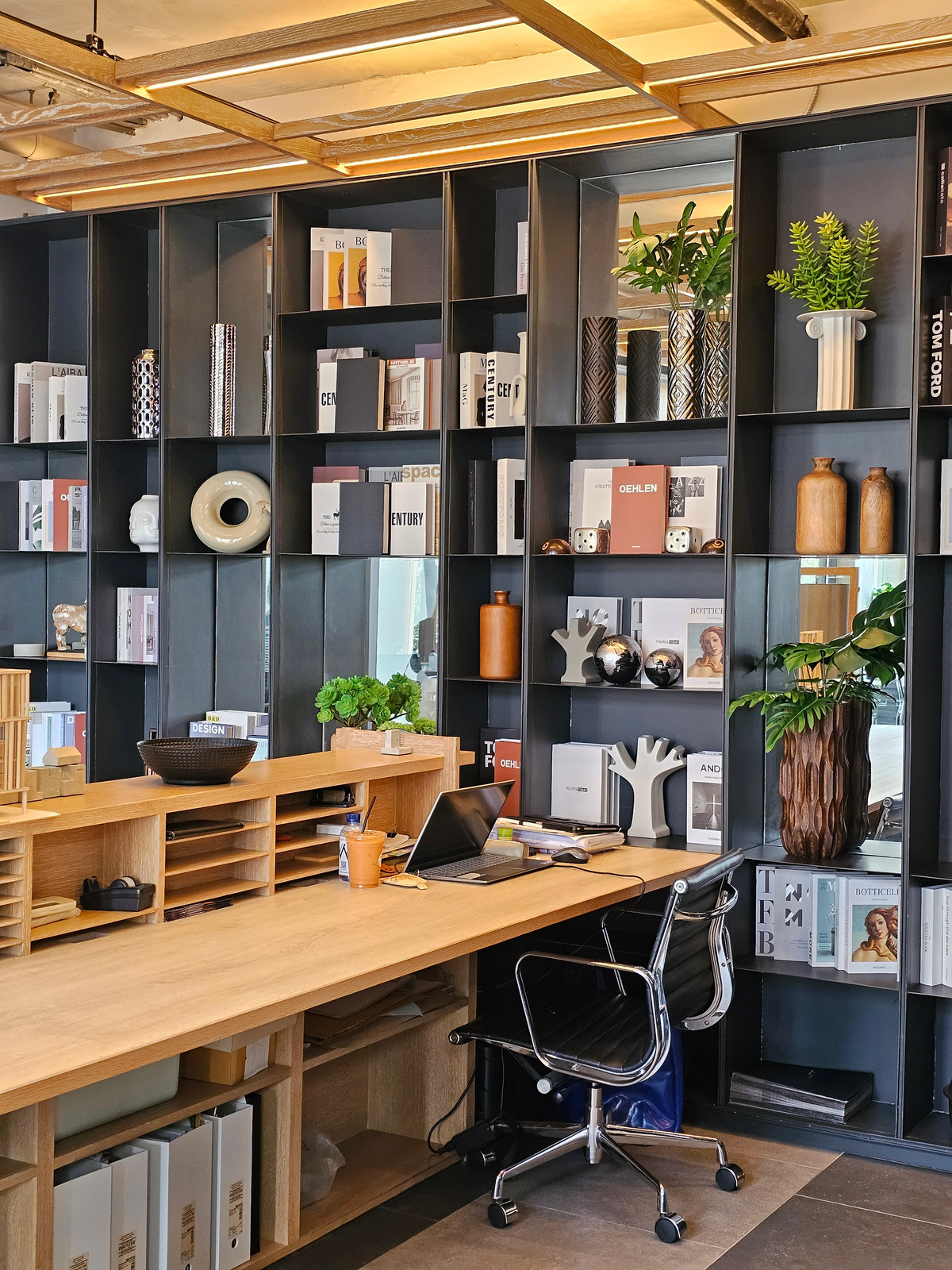 ขายทาวน์โฮมลาดพร้าว เซ็นทรัลลาดพร้าว : 🏢 โฮมออฟฟิศ Baan Puripuri ลาดพร้าว 41 | 295 ตร.ม. แต่งครบ 21.64 MB 📞: 065-626-5636 (คุณกี้)