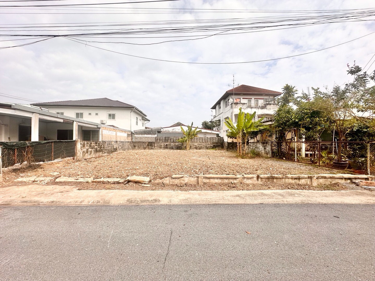 ขายที่ดินเกษตร นวมินทร์ ลาดปลาเค้า : ขายที่ดินเกษตร-นวมินทร์ สวยเงียบสงบ น้ำไม่ท่วมในปี 2554, เข้าออกได้สองทาง ซอยประเสริฐมนูกิจ 46 เเละ ซอยนวมินทร์ 68 ที่ดินในโครงการปลอดภัย ไม่พลุกพล่าน, ใกล้ทางด่วนเอกมัย-รามอินทรา, ใกล้รพ.พญาไท นวมินทร์ 4.8 กม., Foodland นวมินทร์ เปิด 24 ชม. ใกล้ 2.3 กม.