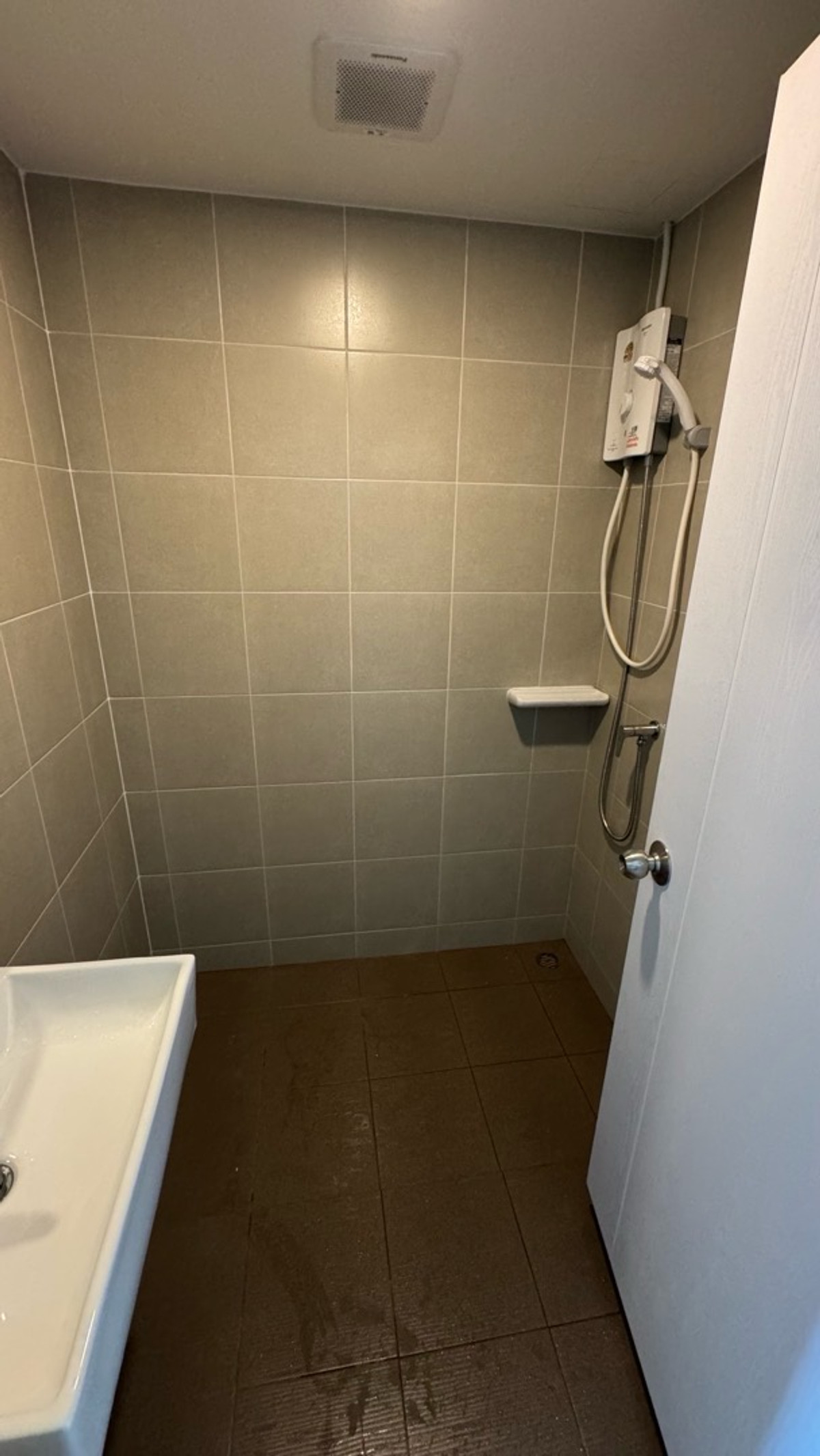 ให้เช่าคอนโดแจ้งวัฒนะ เมืองทอง : ปล่อยเช่าด่วน!!! 🔥🔥🔥 🎉Lumpini Ville Chaengwatthana-Pakkret Station 🎉🔥ห้องใหม่ อยู่ก่อนเจ้าของ🔥  ✅ชั้น 18 ขนาด 23.xx ตรม. แบบ Studio วิวเมือง + สวน Line @bzprOperty