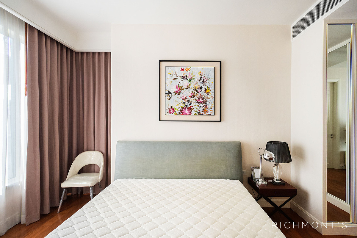 ขายคอนโดวิทยุ ชิดลม หลังสวน : คอนโดหรู 2 ห้องนอน ที่ Q Langsuan , Contact 062-496-6454