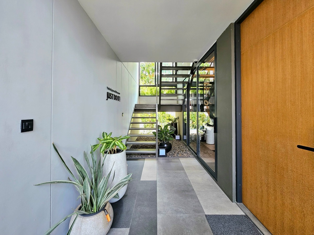 For SaleHome OfficeChokchai 4, Ladprao 71, Ladprao 48, : 🏠Home office Lat Phrao 41 Baan Puri Puri size 295 Sq.m 1 bed 4 bath special only 21.64 MB only!!!