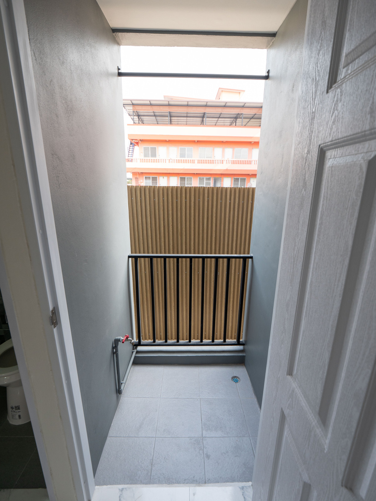 ขายกิจการโรงแรม & กิจการอพาร์ตเมนต์บางนา แบริ่ง ลาซาล : #ขายอพาร์ทเม้นท์ #ขายหอพัก #ใกล้เมกะบางนา ผลตอบแทน Yield% 7.5% ให้ไวเลยครับ พึ่งสร้างเสร็จใหม่ๆ มี 10 ห้อง ผู้เช่าเต็มทุกห้อง 100% ราคาดีมากๆ 