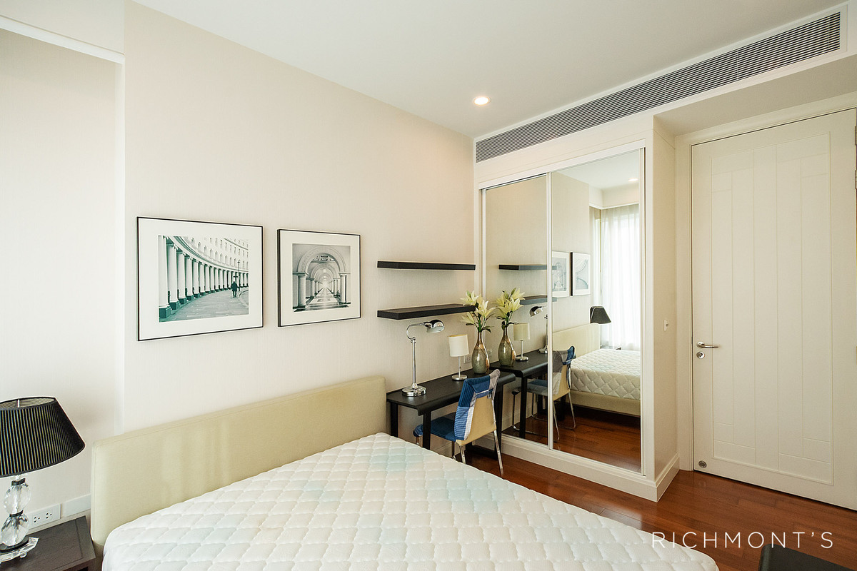 ขายคอนโดวิทยุ ชิดลม หลังสวน : คอนโดหรู 2 ห้องนอน ที่ Q Langsuan , Contact 062-496-6454