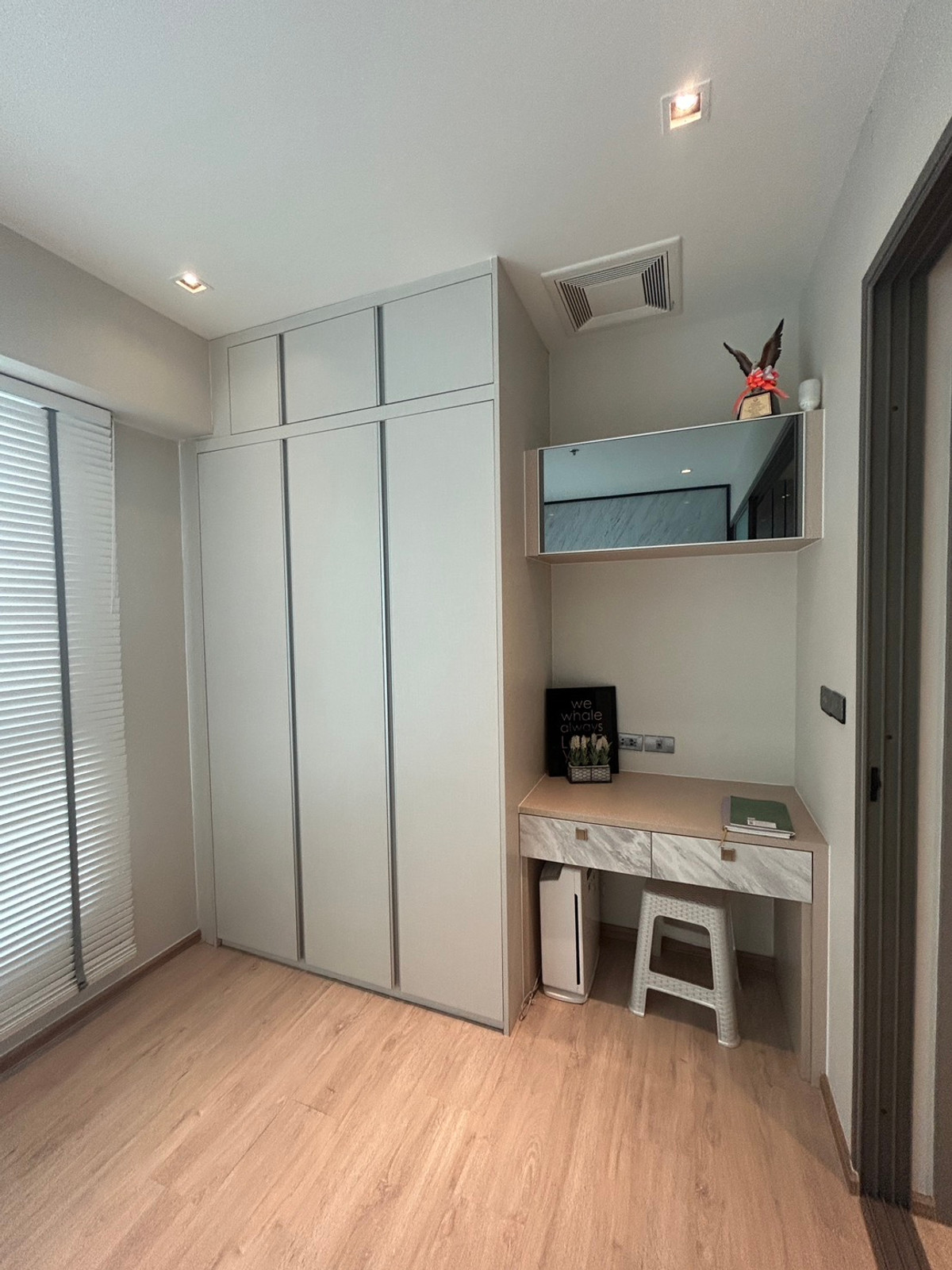 For RentCondoThaphra, Talat Phlu, Wutthakat : Condo for rent, Whizdom Station Ratchada Tha Phra, next to BTS Talat Phlu, opposite The Mall Tha Phra.